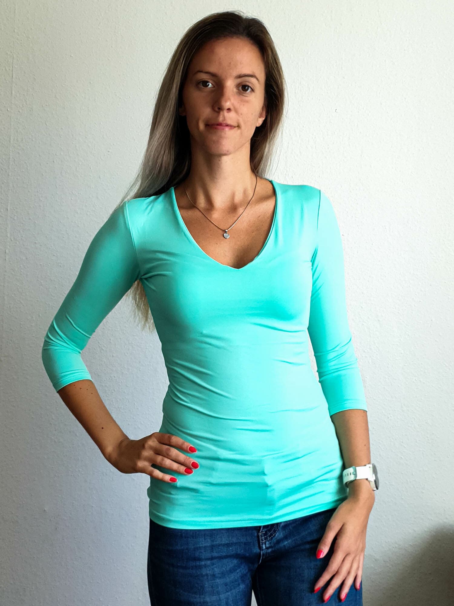 Love V nyakú basic menta színű felső