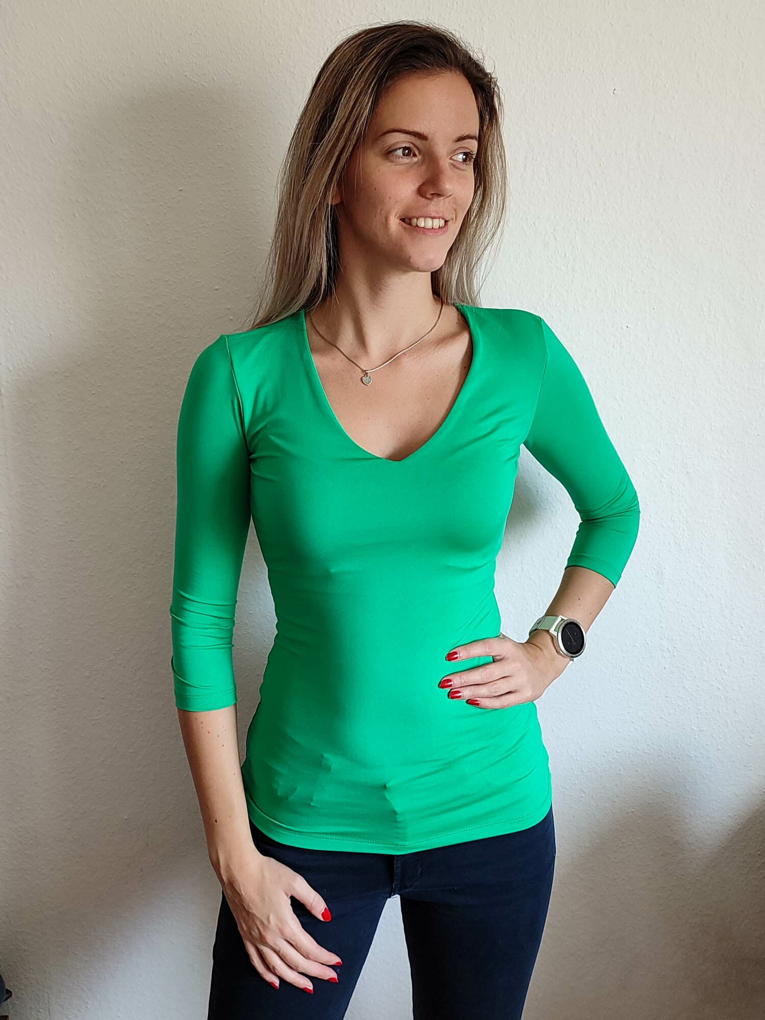 Love V nyakú basic zöld színű felső