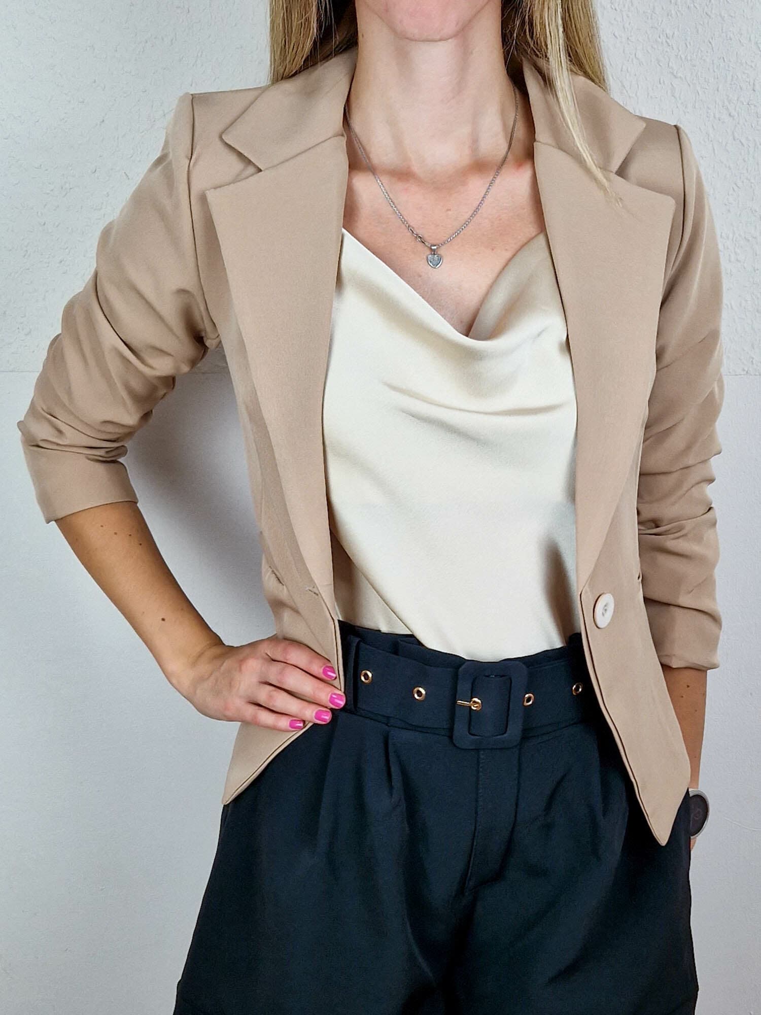 Pearl rövid bézs blézer – 38-40 méret