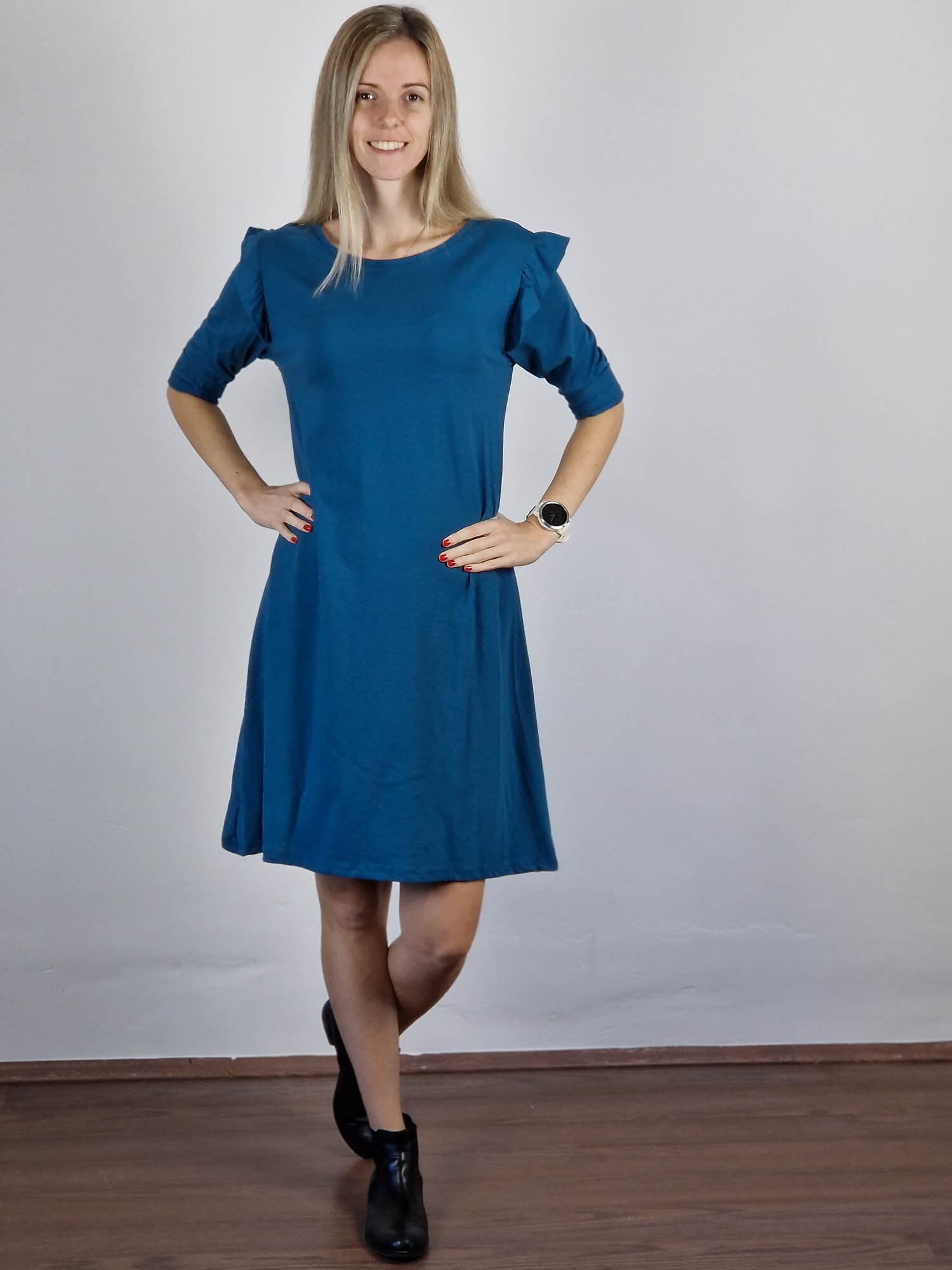 Lotti petrolkék fodros vállú pamut ruha háromnegyedes ujjal