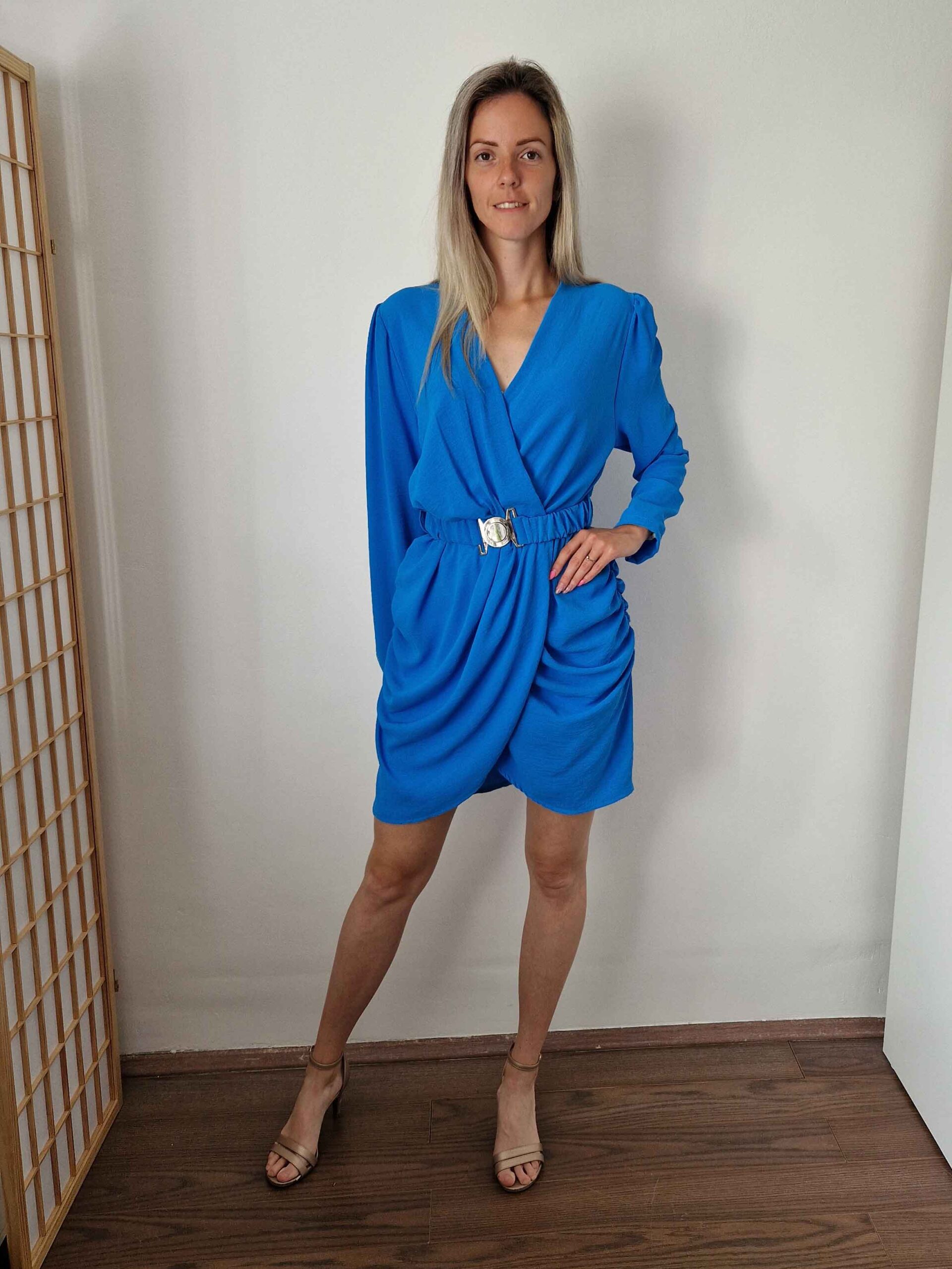 Fancy kék alkalmi ruha csatos övvel