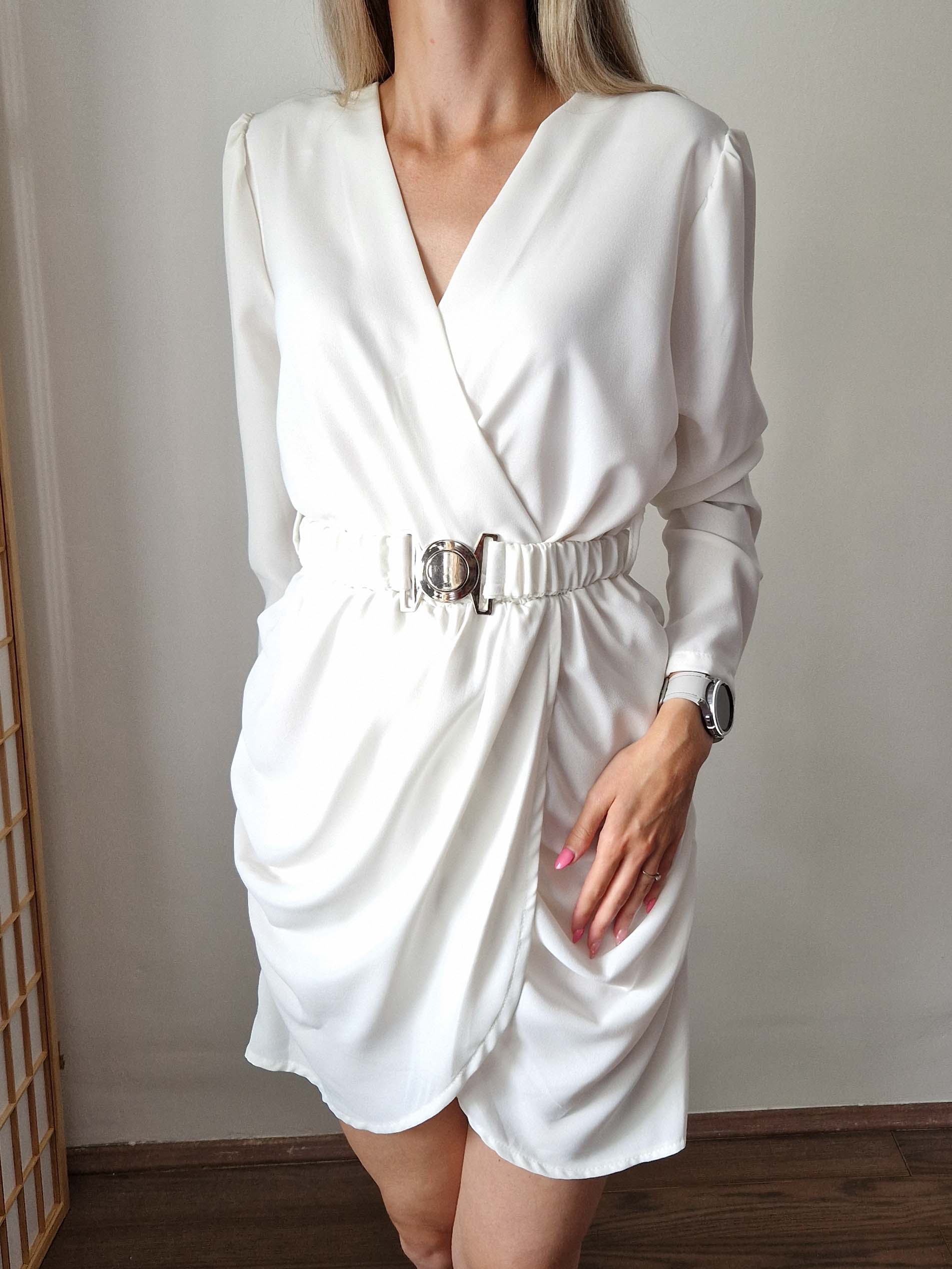 Fancy fehér alkalmi ruha csatos övvel