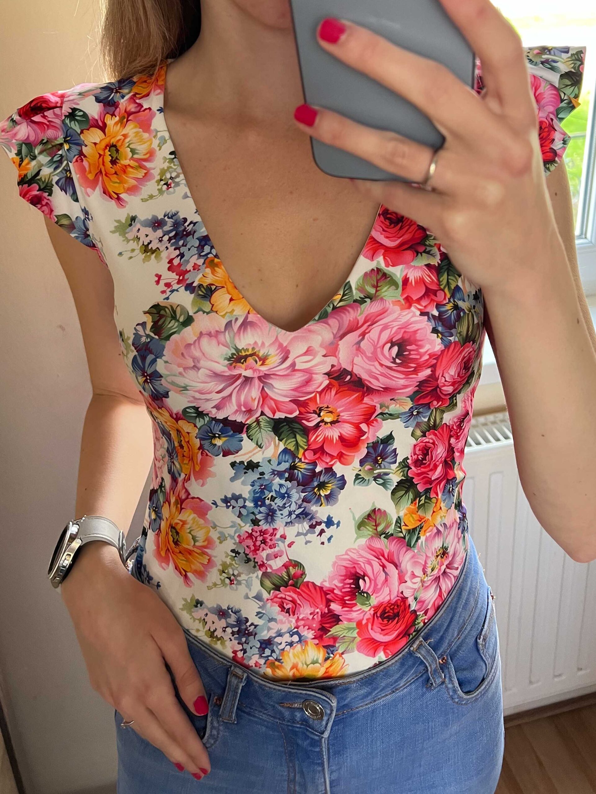 yanna-fodros-vallu-viragmintas-feher-felso-11