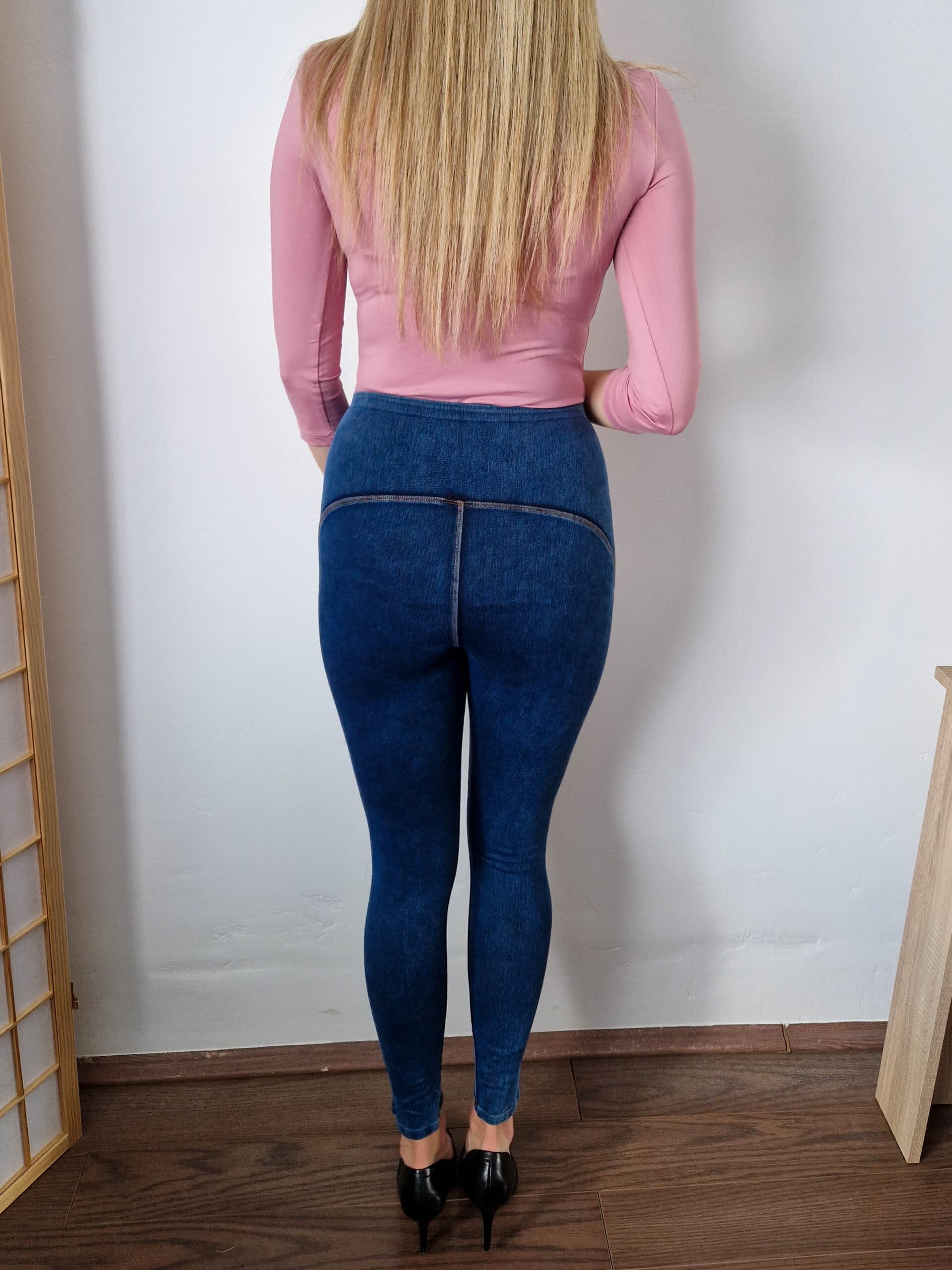 joy-sotetkek-alakformalo-farmerhatasu-push-up-leggings-14