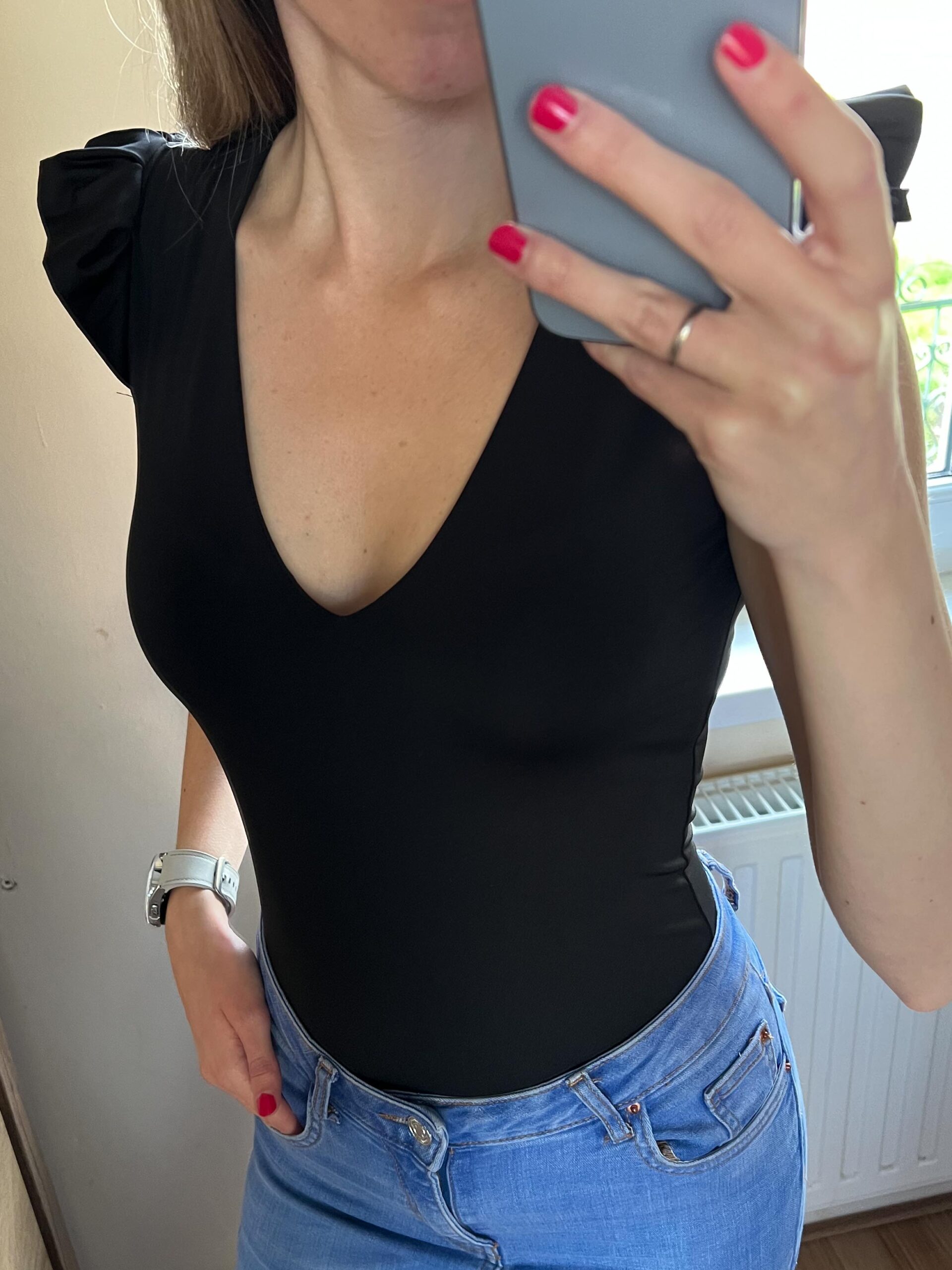 love-fodros-vallu-ujjatlan-fekete-felso-12