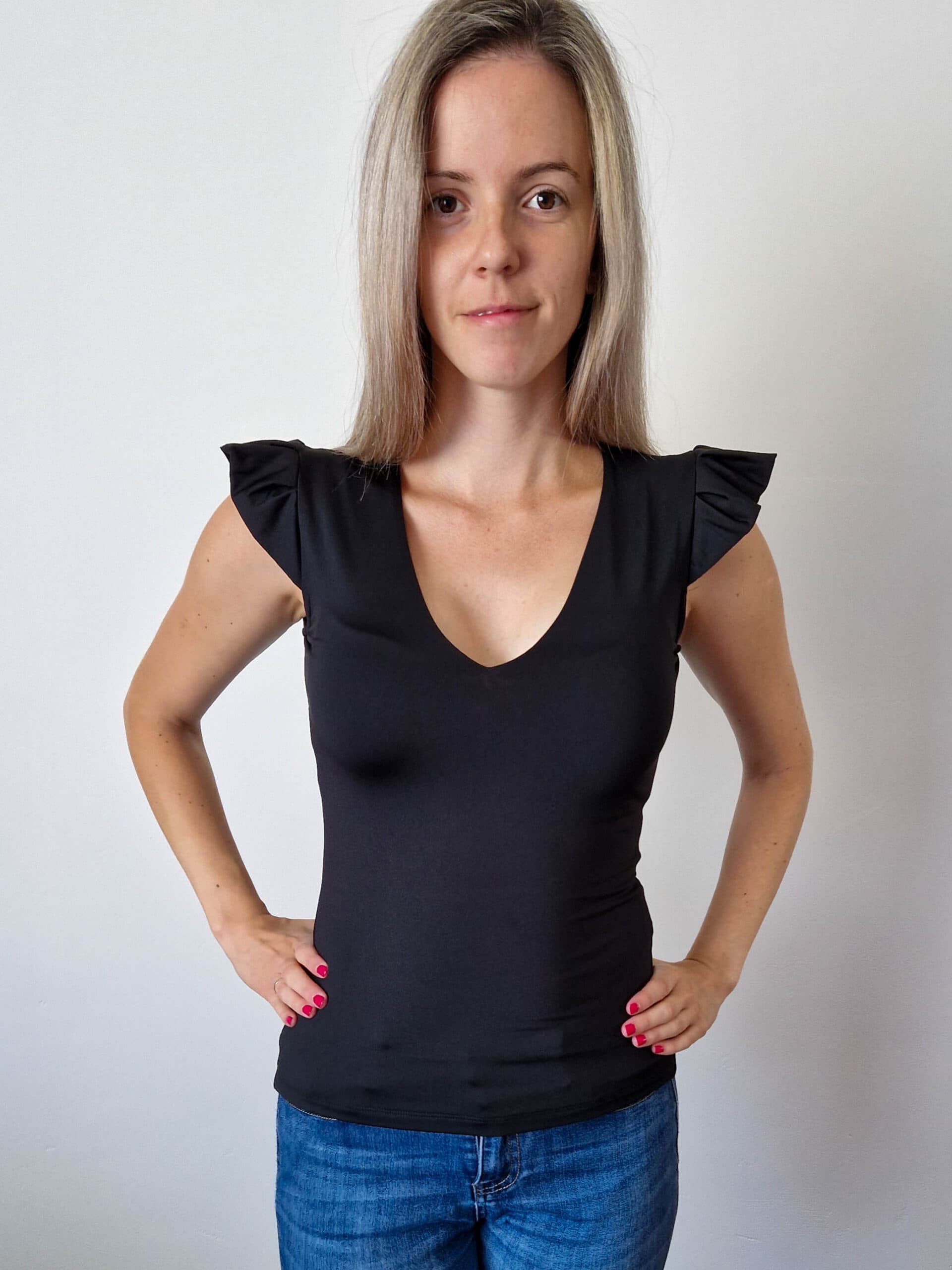 love-fodros-vallu-ujjatlan-fekete-felso-2