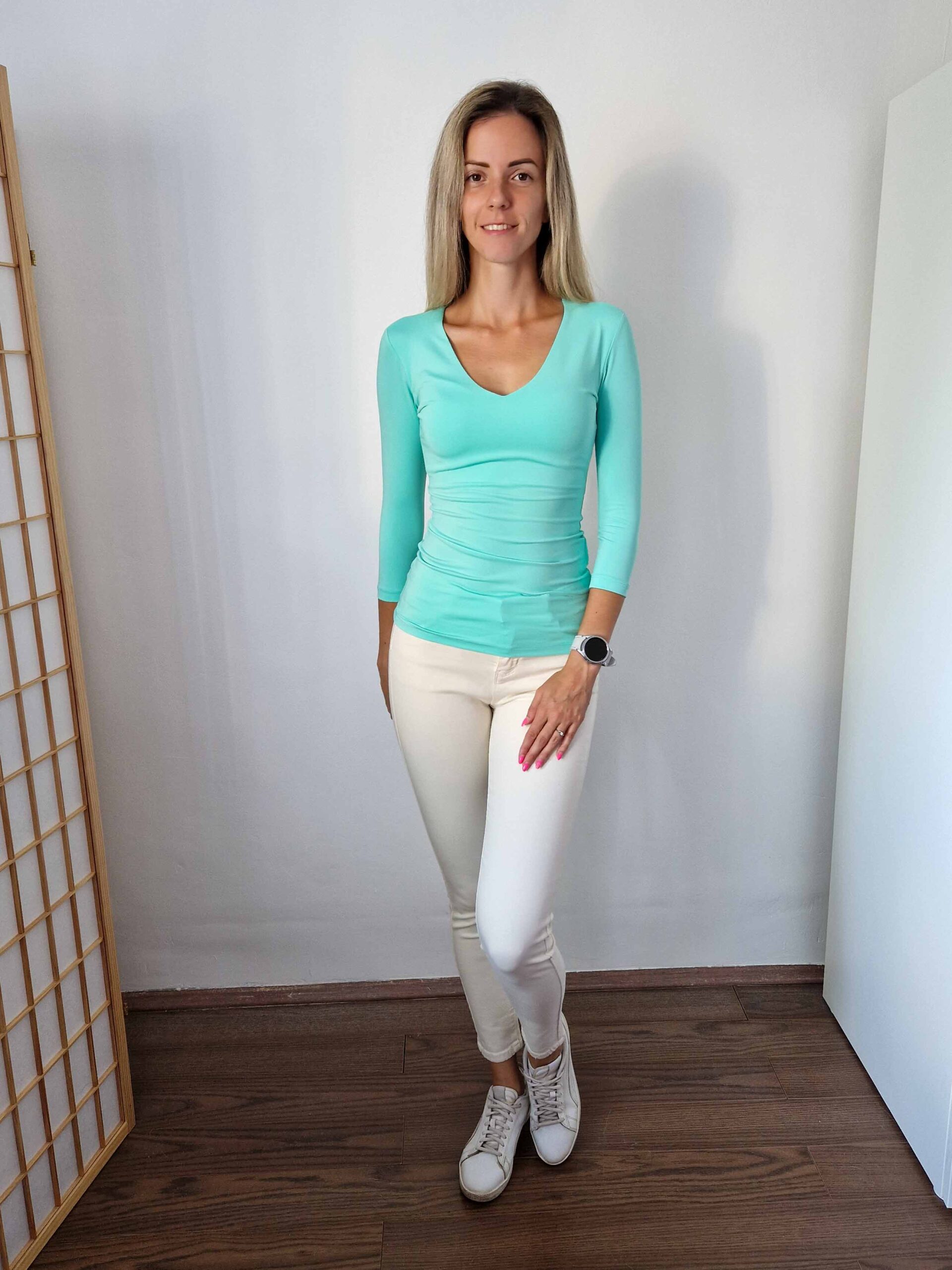 love-v-nyaku-basic-menta-felso-2