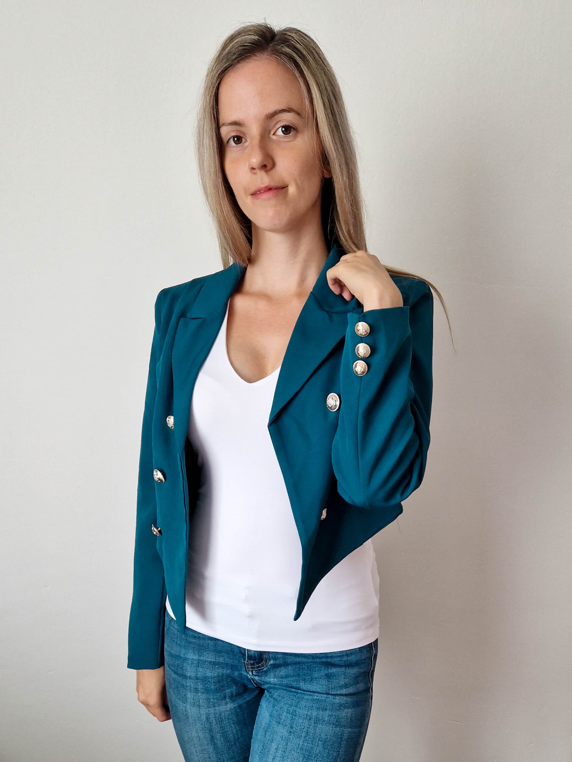 oliva-petrol-rovid-blezer-diszgombokkal-5