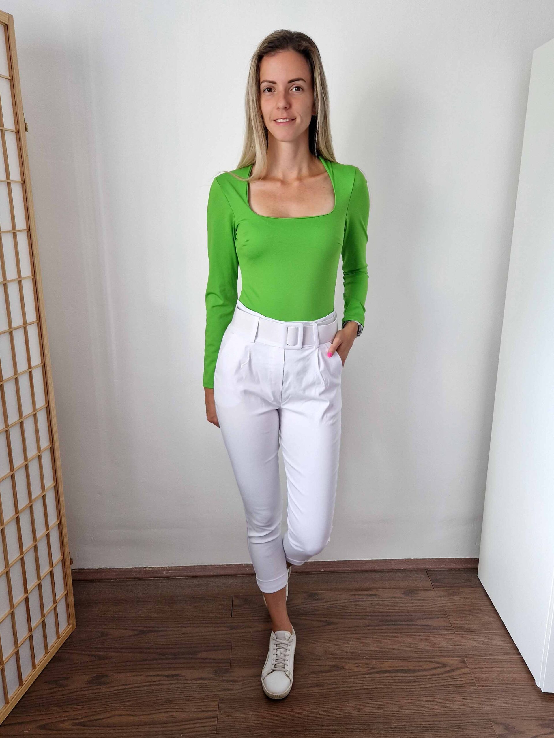 niki-zold-dekoltalt-body-12