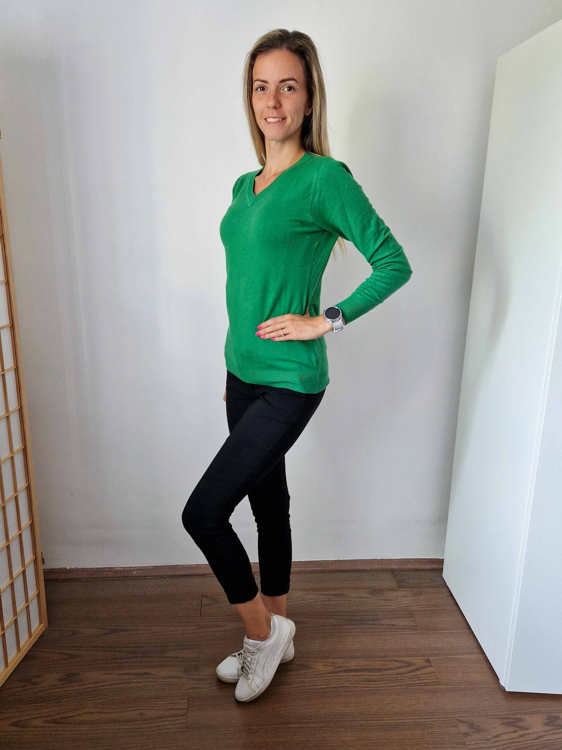 Tia zöld puha, finomkötött V nyakú pulóver