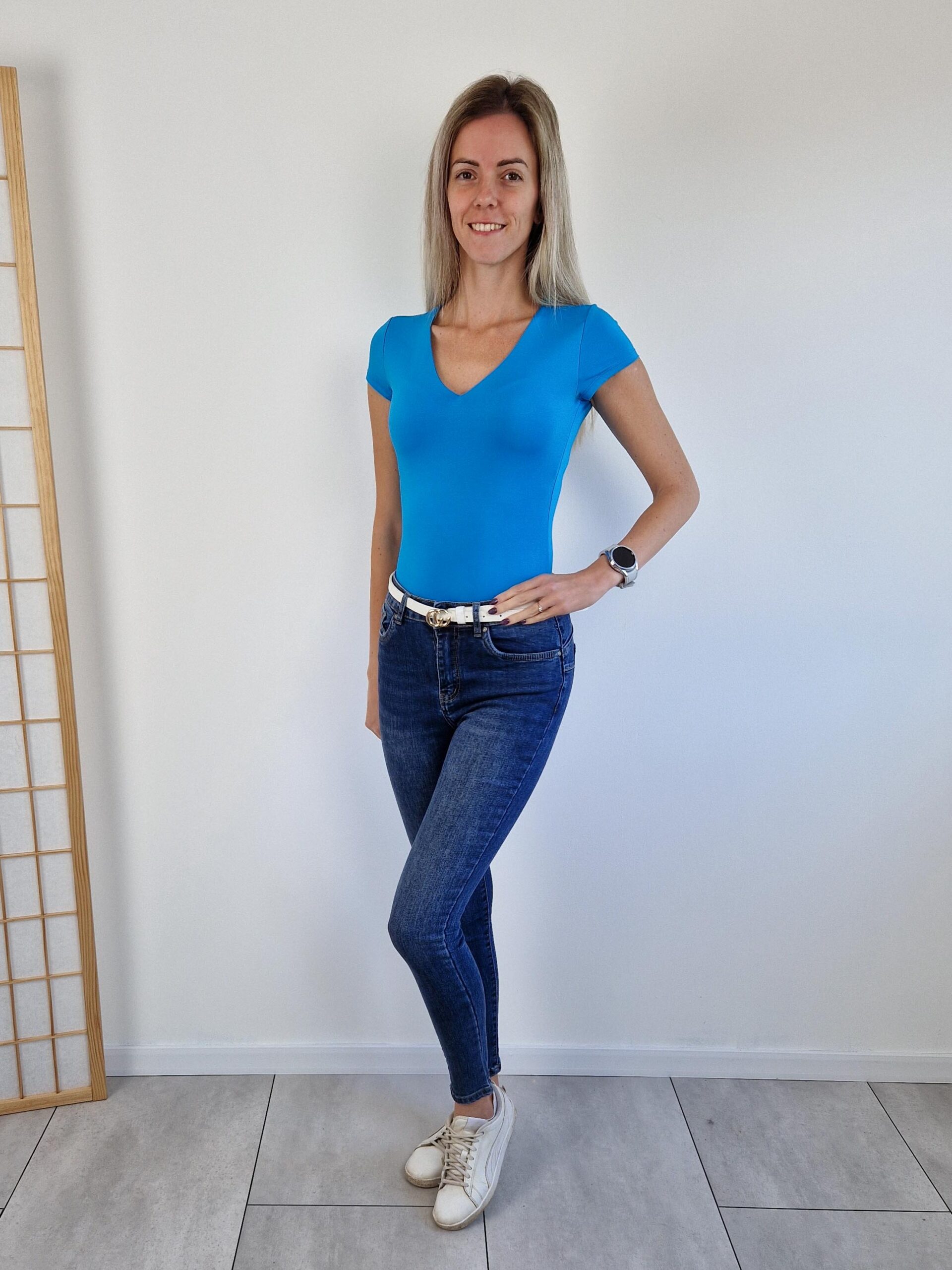 love-aqua-kek-rovid-ujju-v-nyaku-basic-felso-14