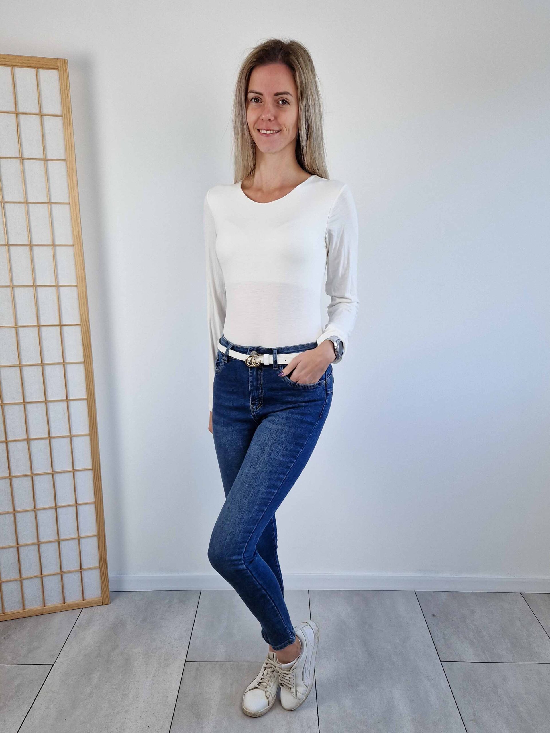 alice-feher-kereknyaku-body-5