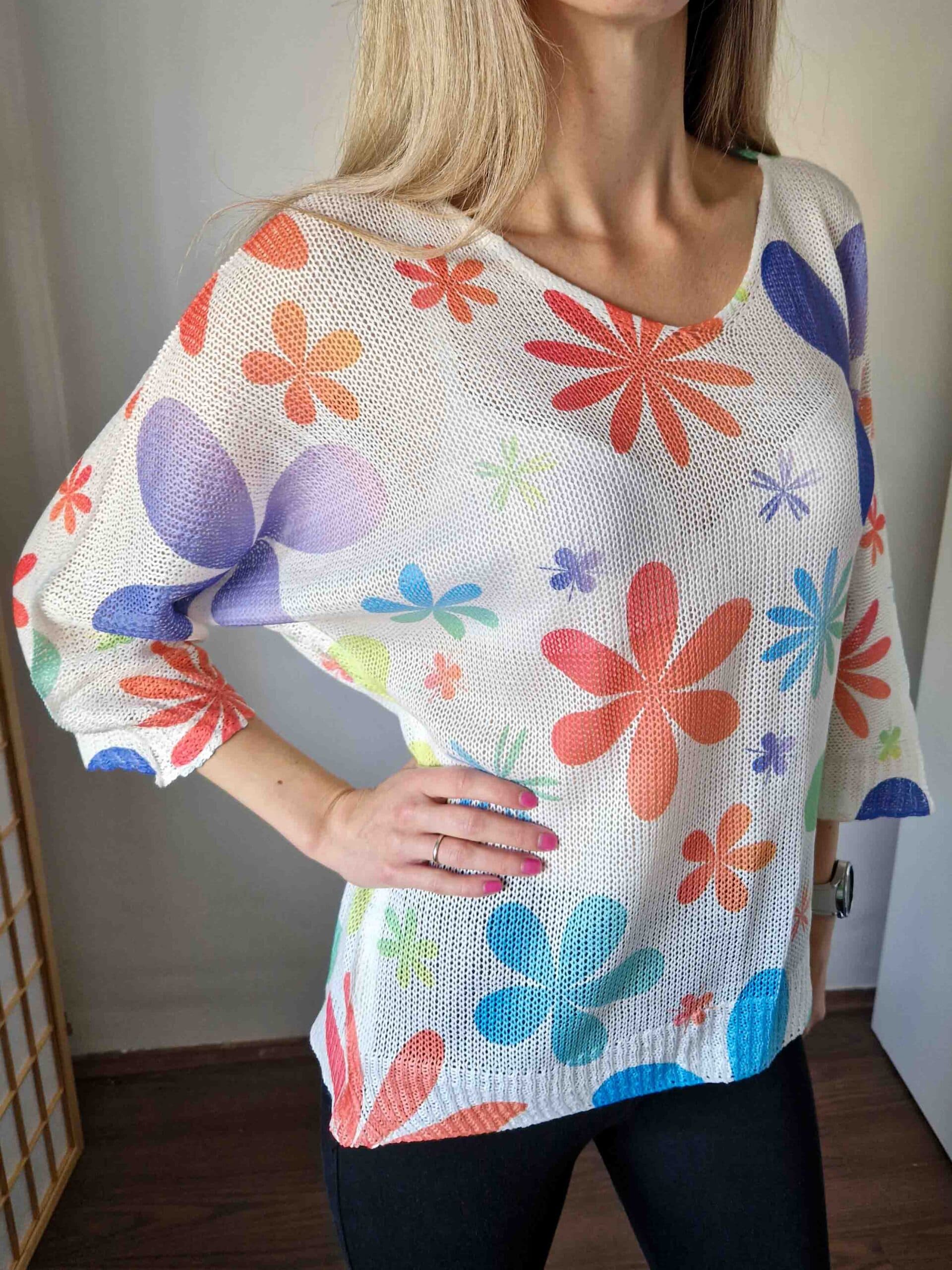 Blossom lazán kötött narancssárga virágmintás könnyed pulóver