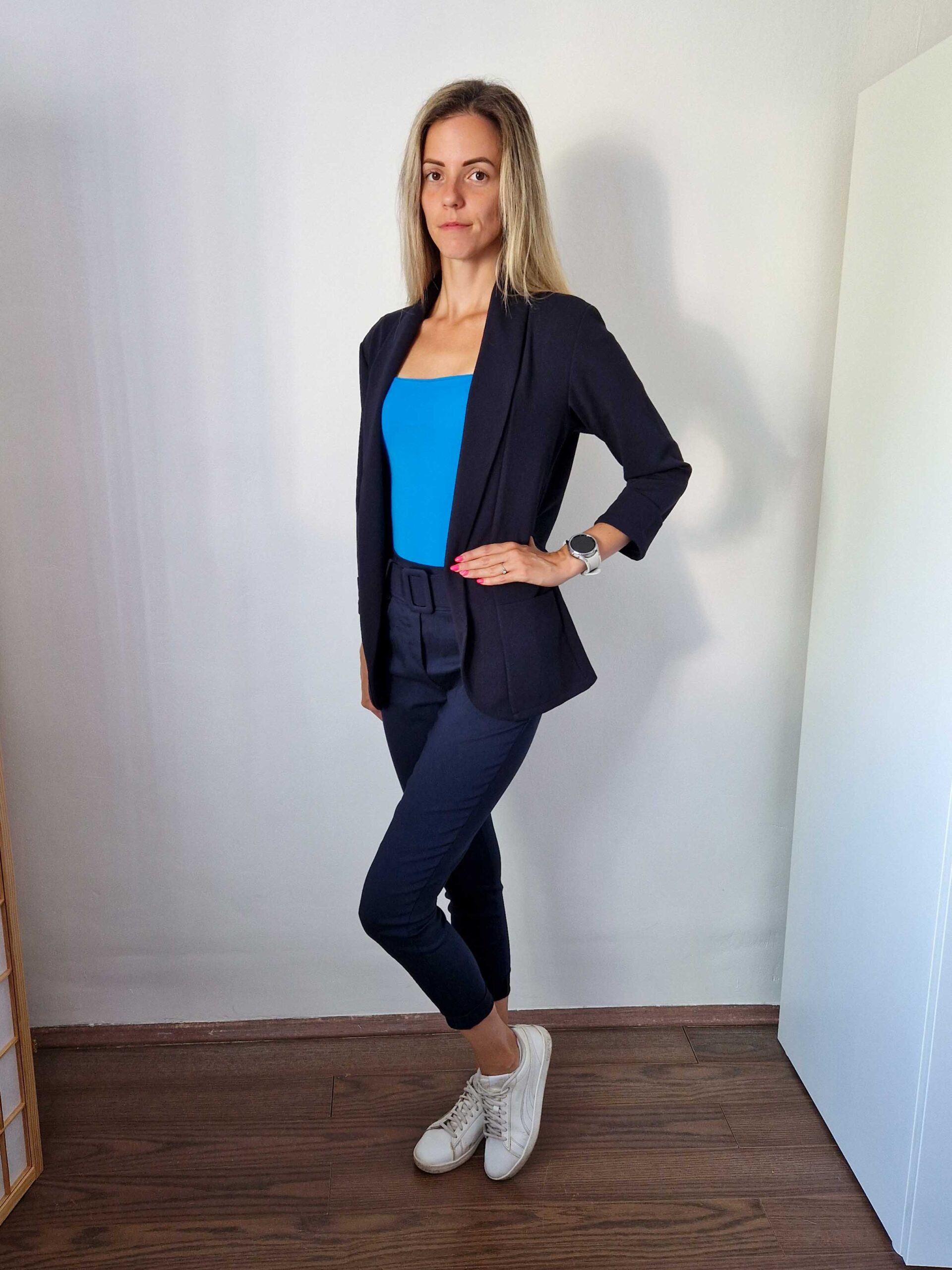 niki-kek-dekoltalt-body-18