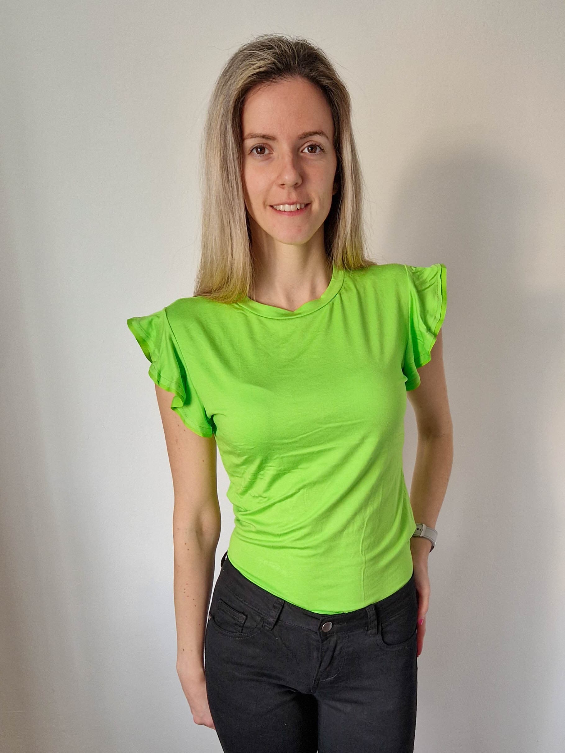 Vali élénk zöld fodros vállú viszkóz felső