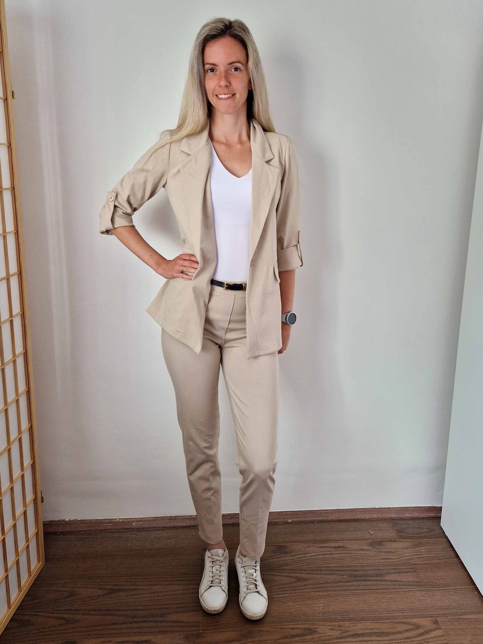 diane-hosszabb-fazonu-elegans-bezs-blezer-felgombolhato-ujjakkal-2