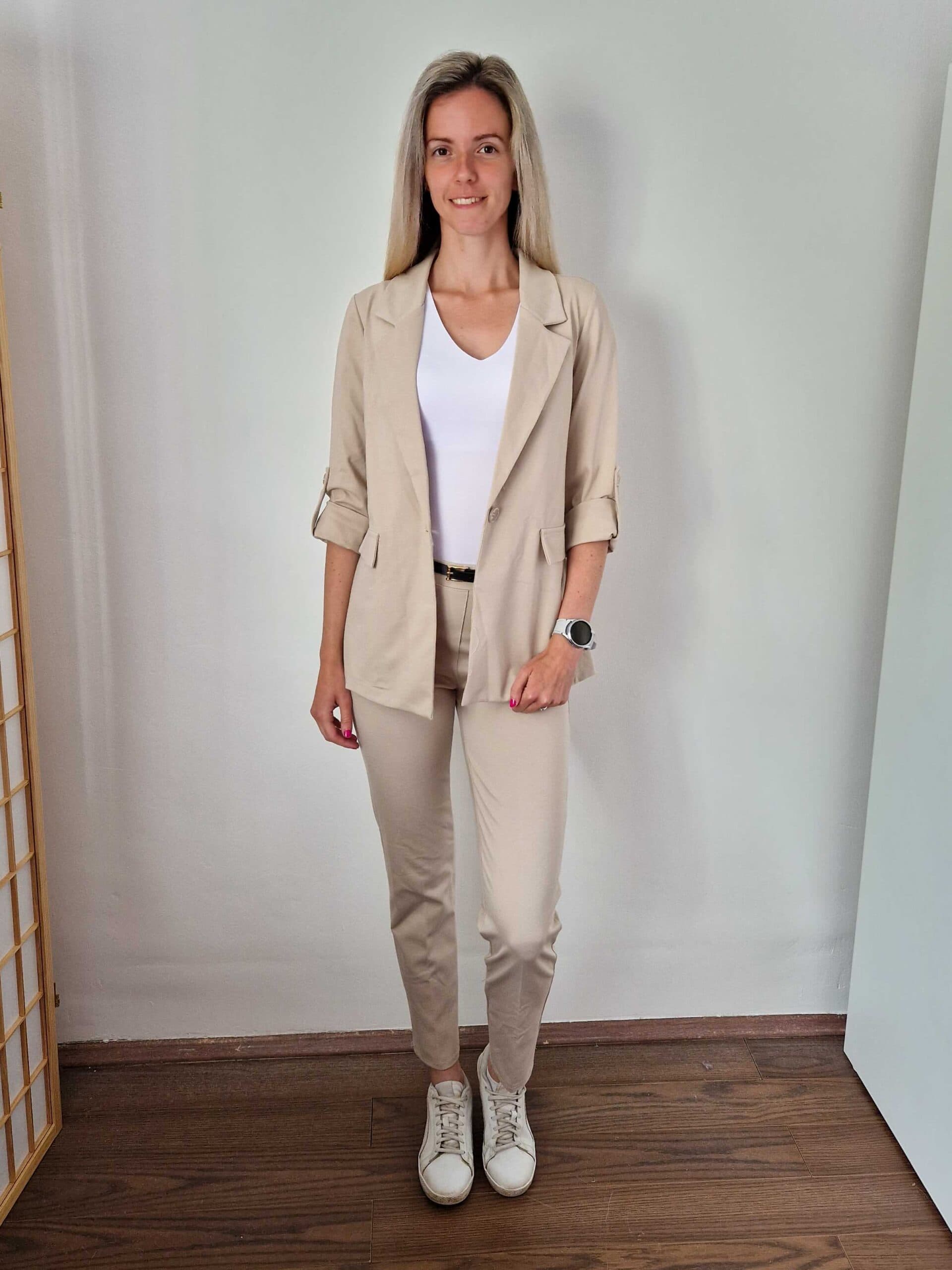 diane-hosszabb-fazonu-elegans-bezs-blezer-felgombolhato-ujjakkal-7