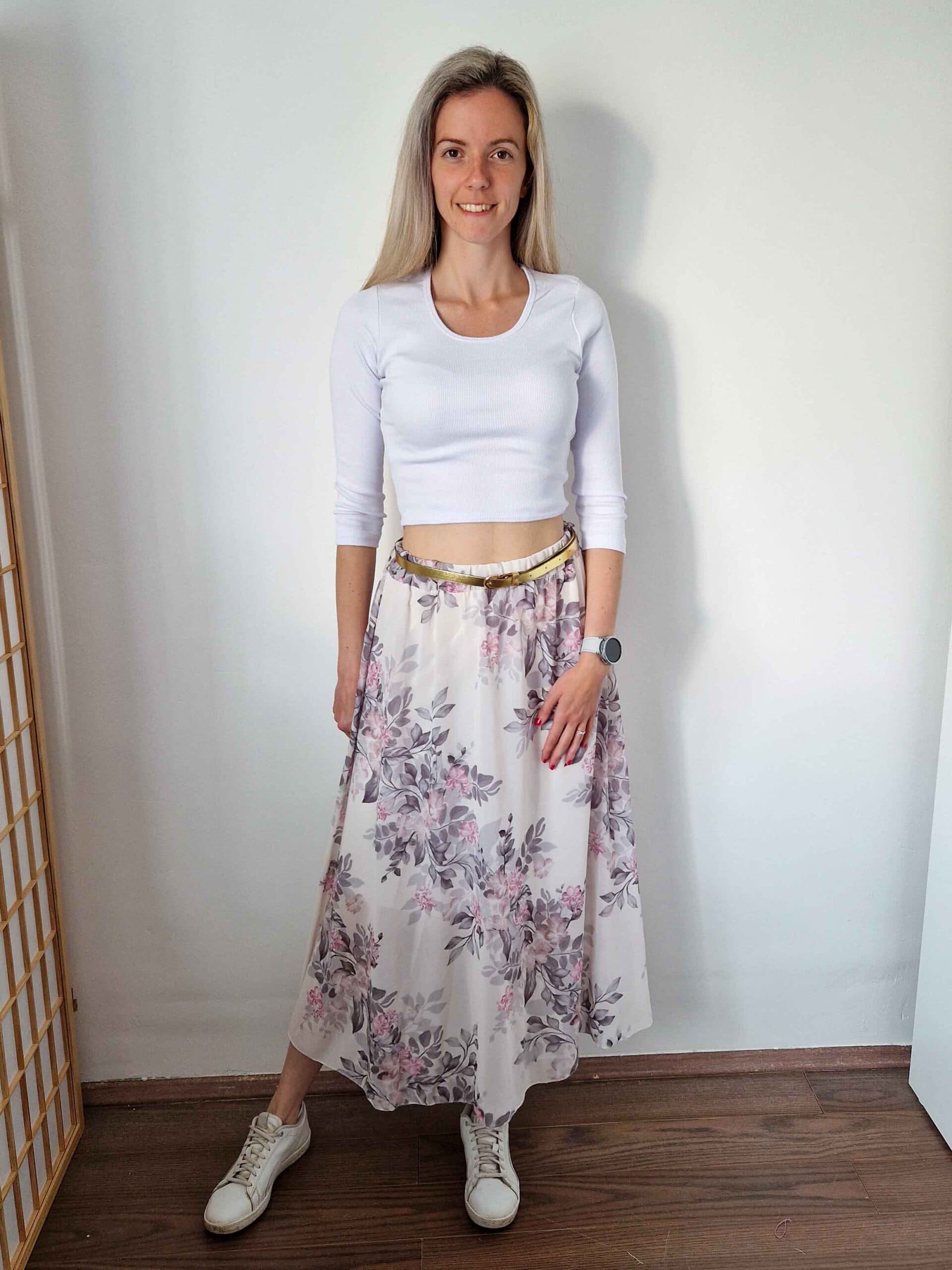 floral-szurke-viragmintas-gumis-dereku-szoknya-ovvel-3