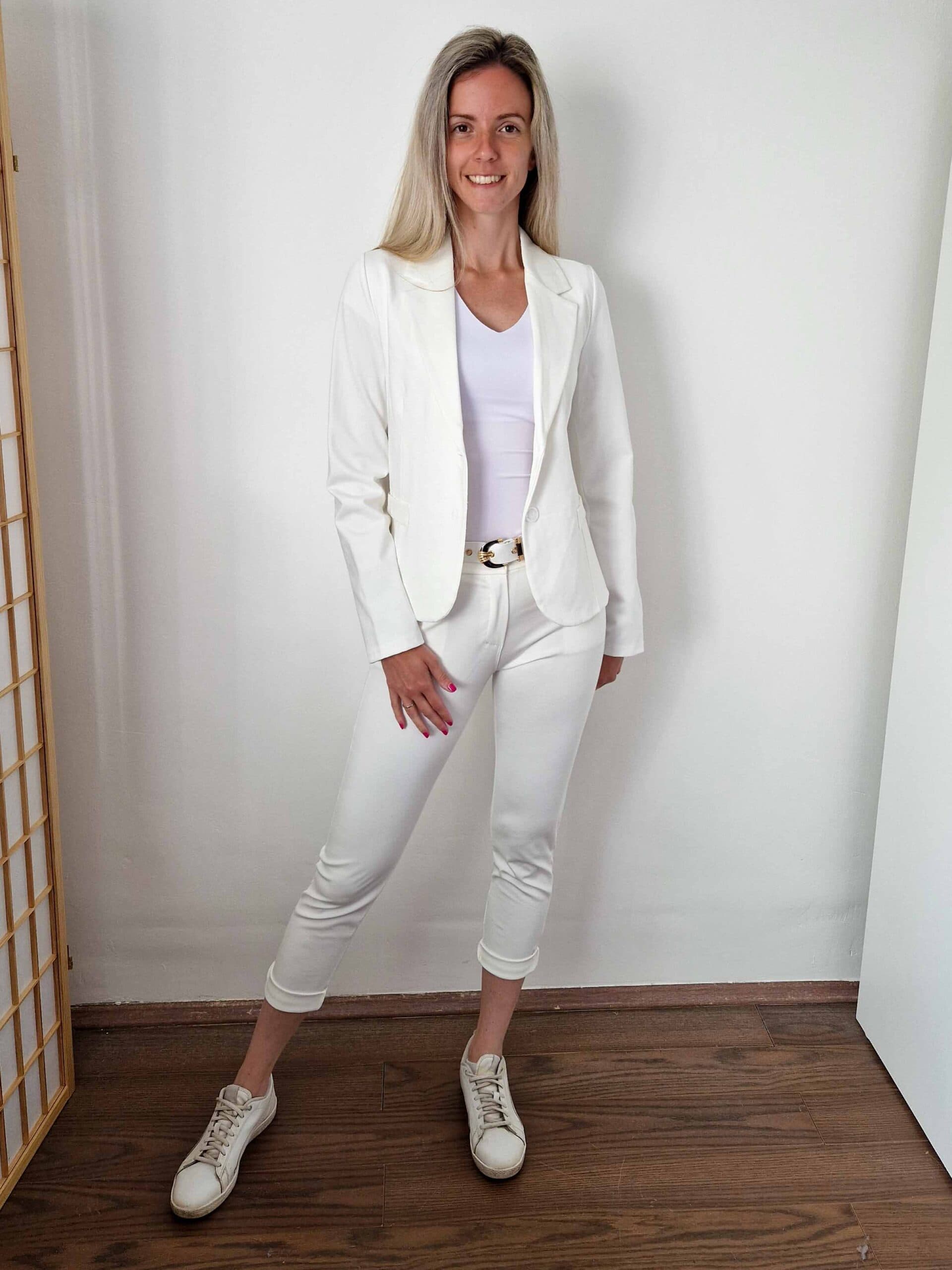 Hallie fehér elegáns elasztikus nadrág megegyező színű övvel