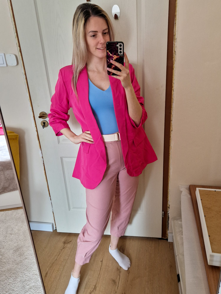 love-jeges-kek-rovid-ujju-v-nyaku-basic-felso-12