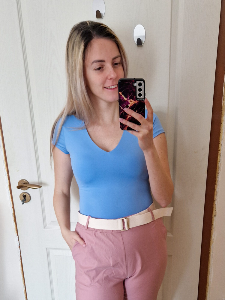 love-jeges-kek-rovid-ujju-v-nyaku-basic-felso-5