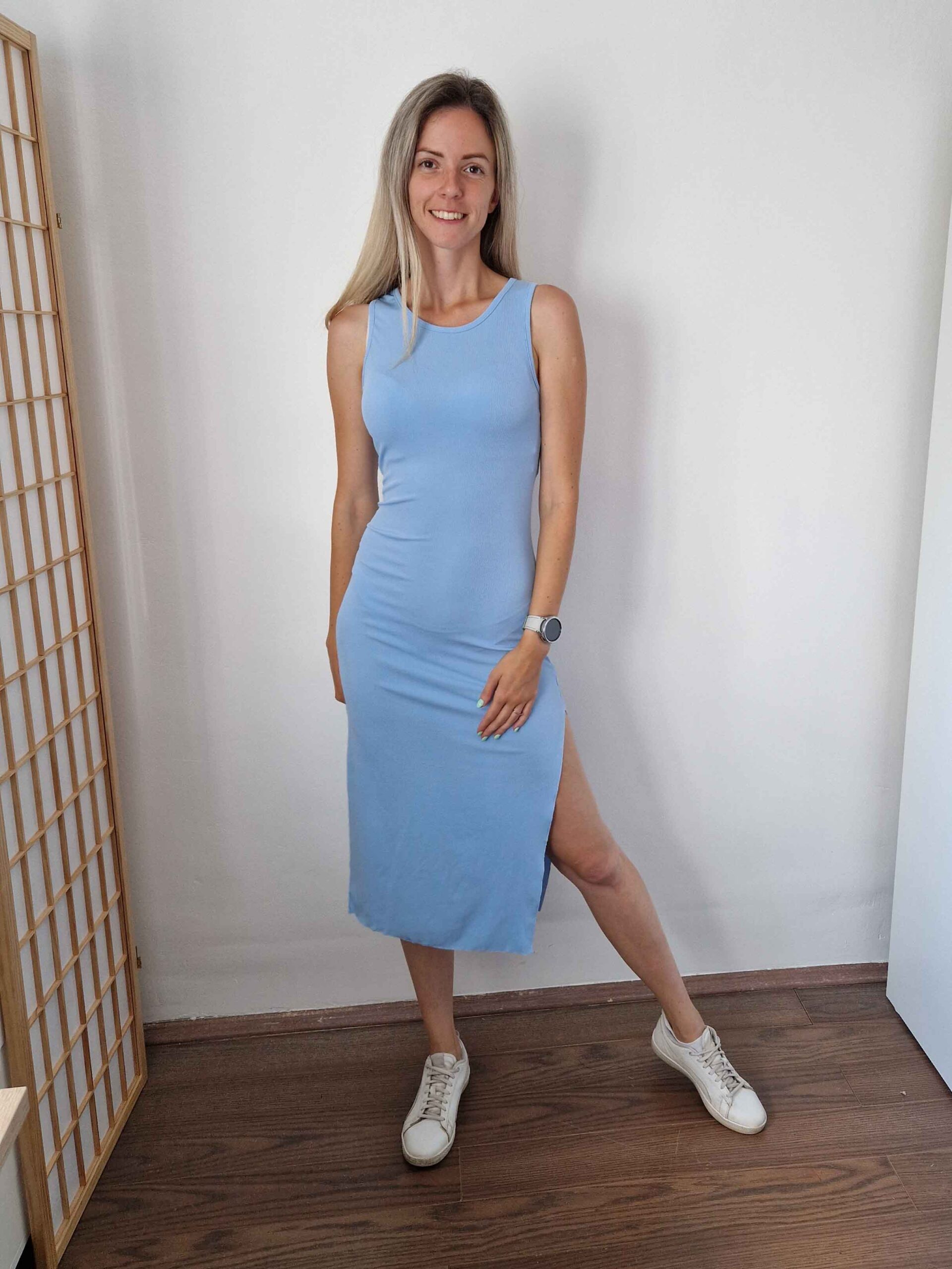 Clara babakék sliccelt trikóruha bordázott anyagból