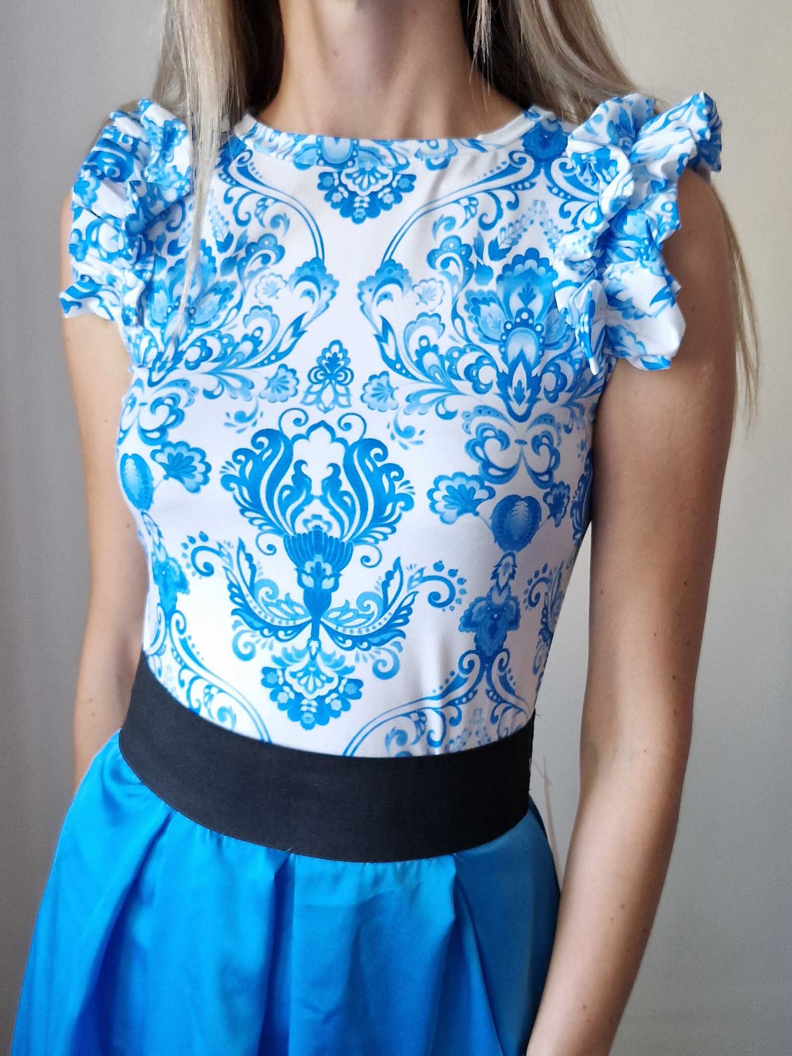 diva-fodros-vallu-feher-alapon-kek-mintas-elegans-felso-1