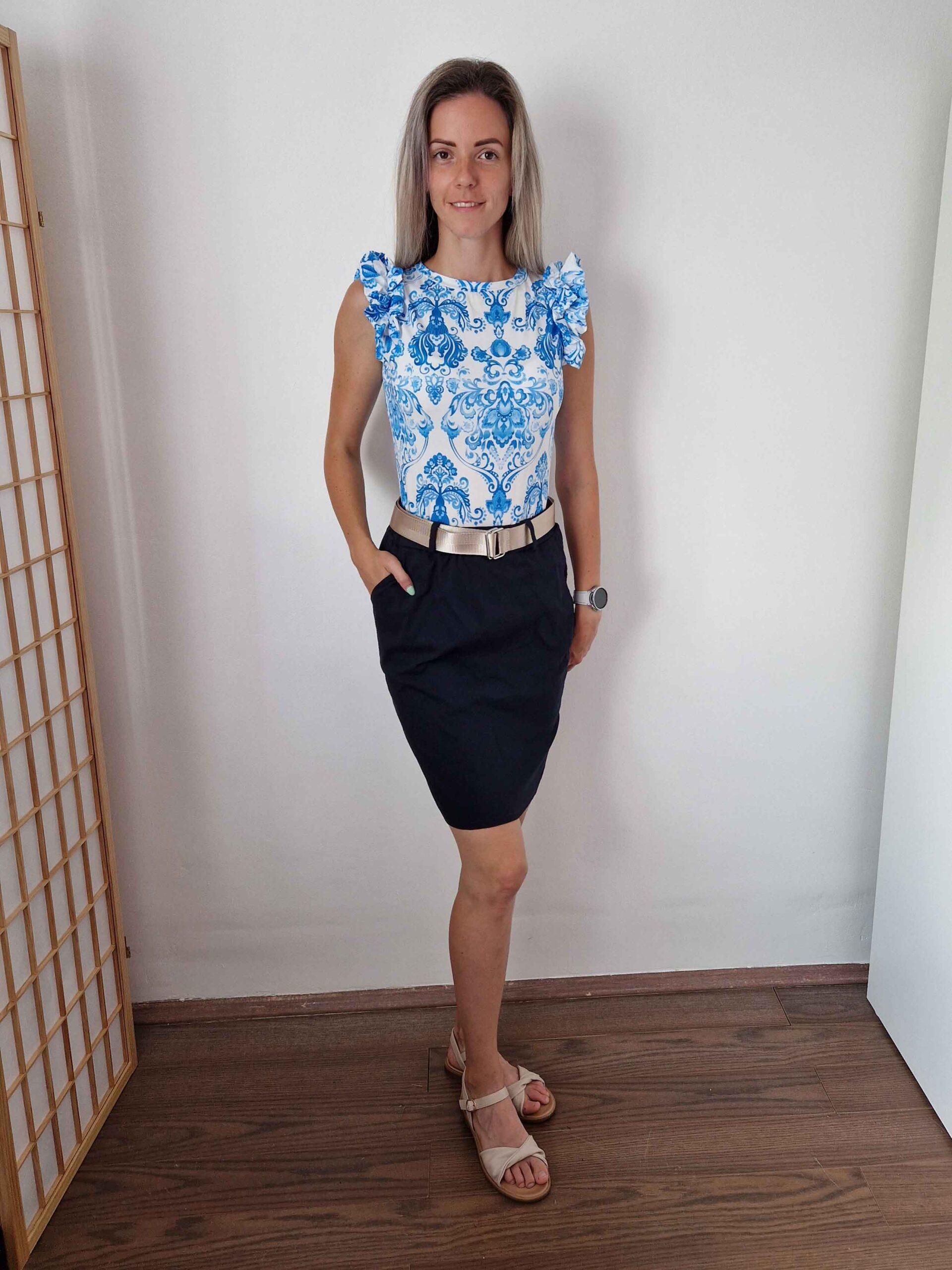 diva-fodros-vallu-feher-alapon-kek-mintas-elegans-felso-14