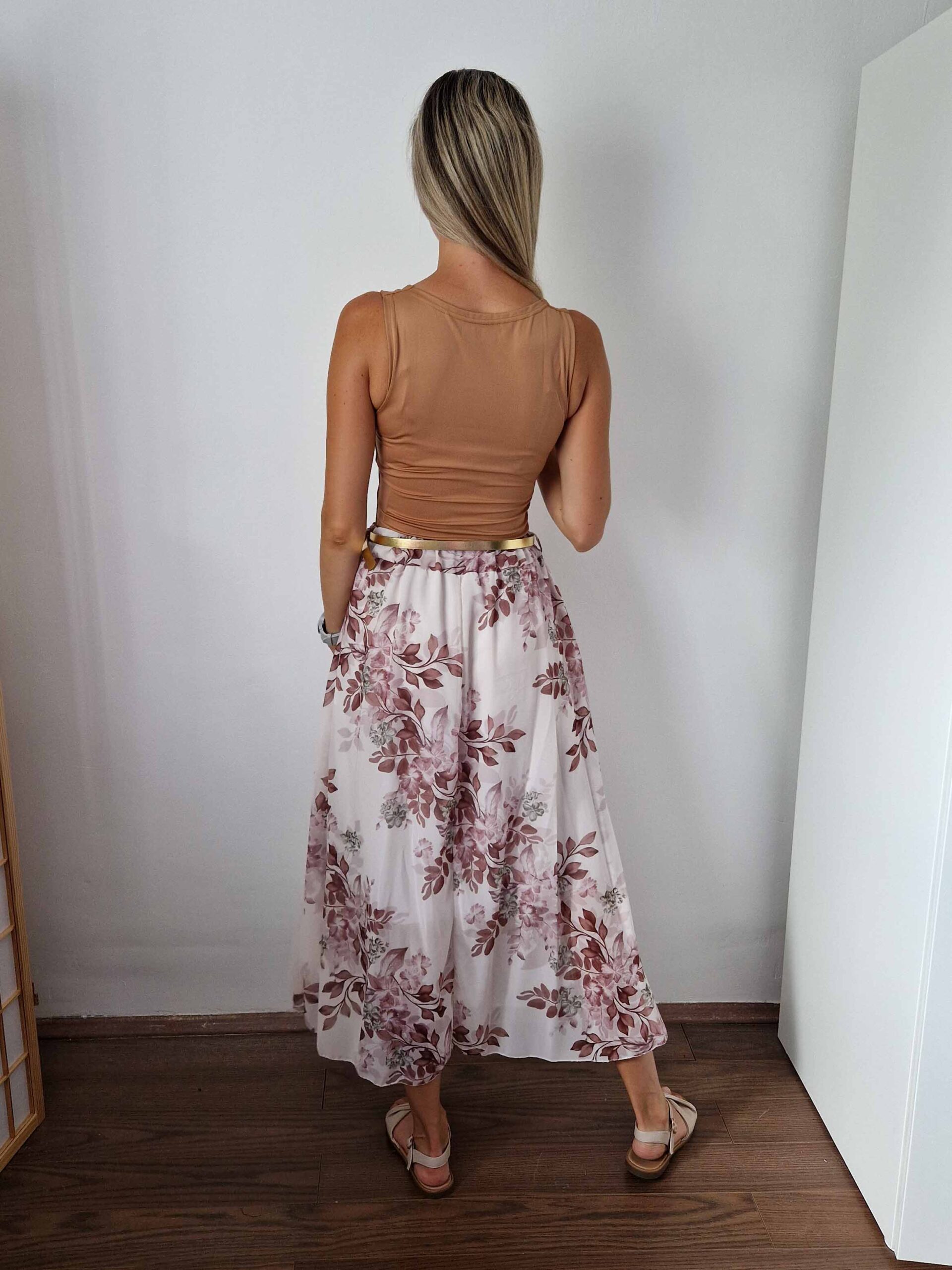 floral-barna-viragmintas-gumis-dereku-szoknya-ovvel-24