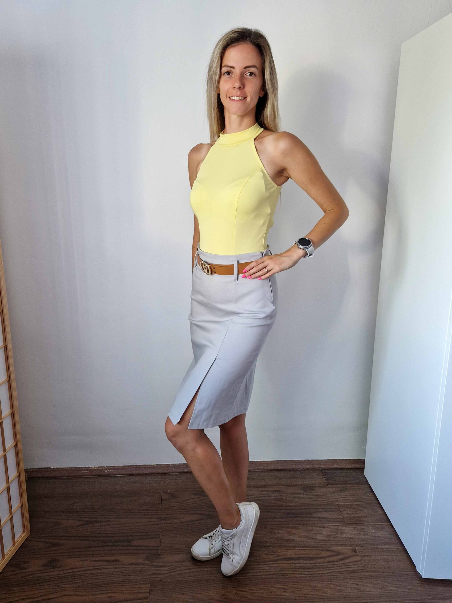 Hannah halter nyakú elegáns pasztellsárga felső