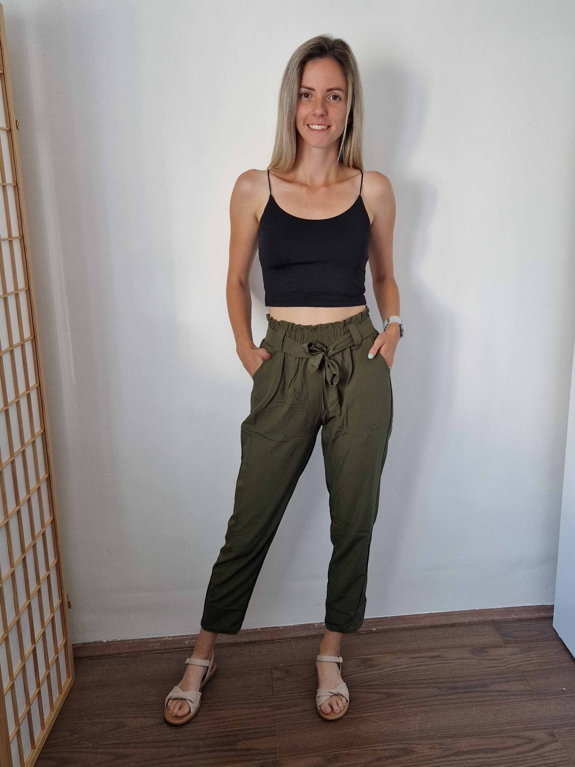 regina-fekete-spagettipantos-crop-top-3