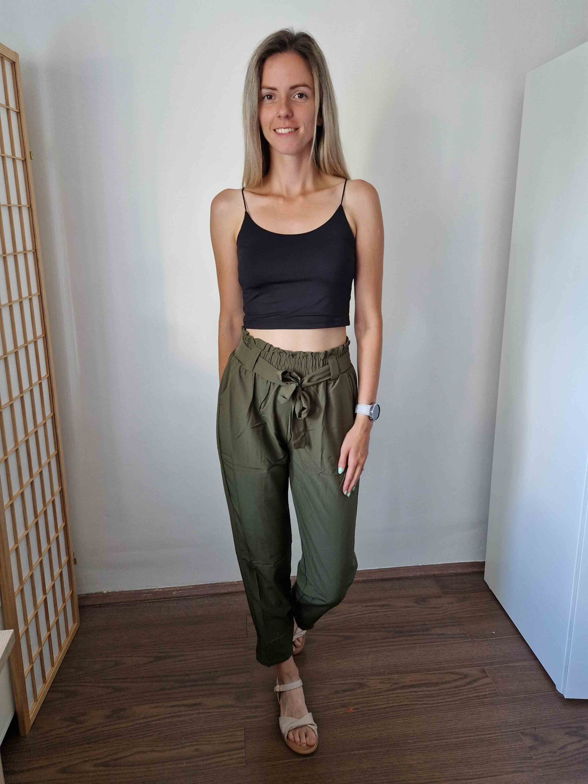 regina-fekete-spagettipantos-crop-top-5