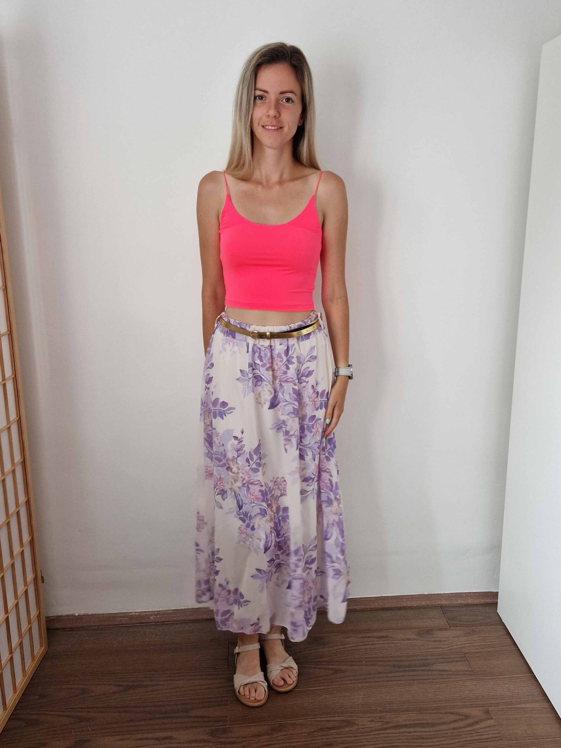 Regina kereknyakú spagettipántos basic neon fukszia crop top