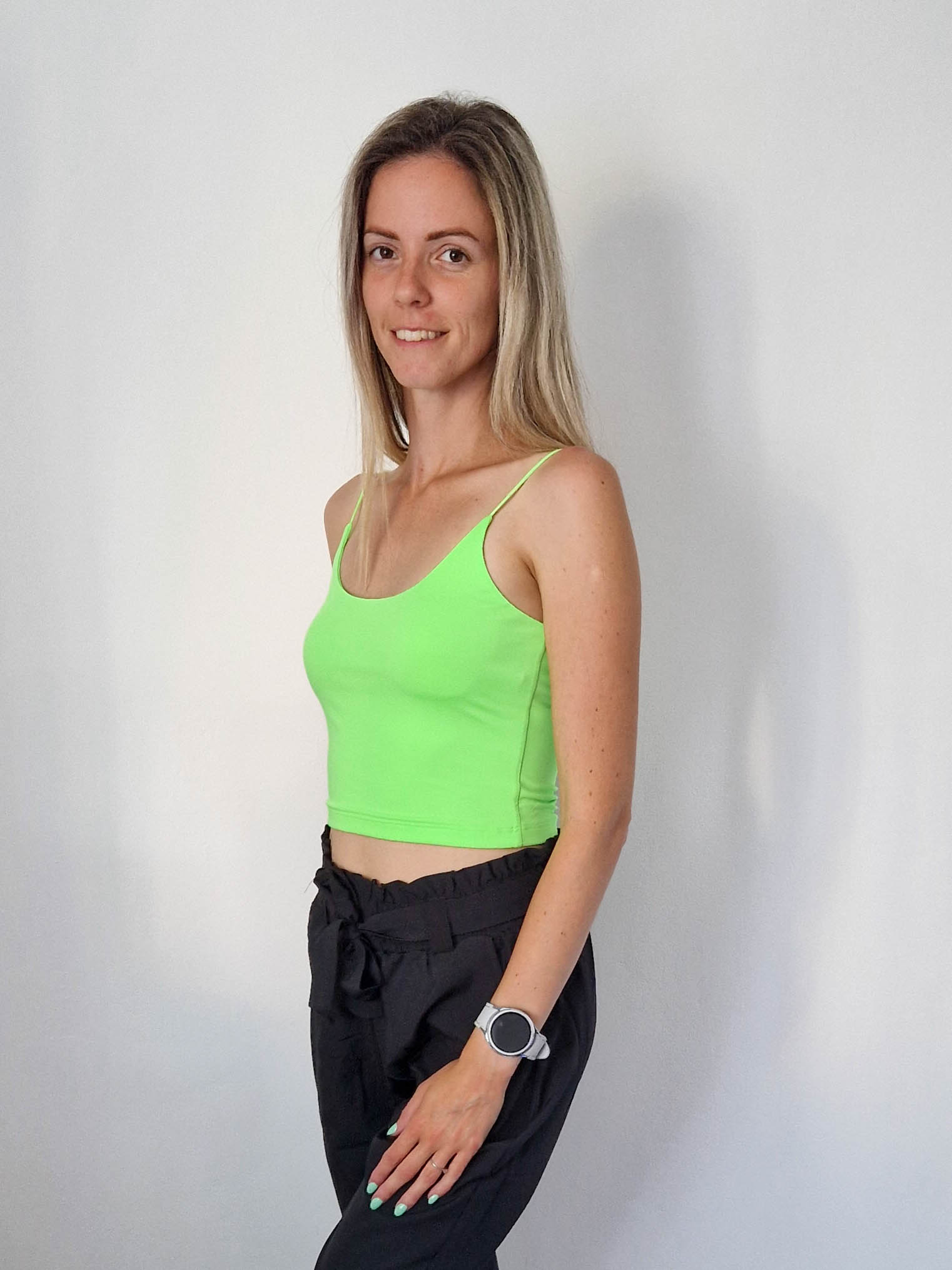 Regina kereknyakú spagettipántos basic neon zöld crop top