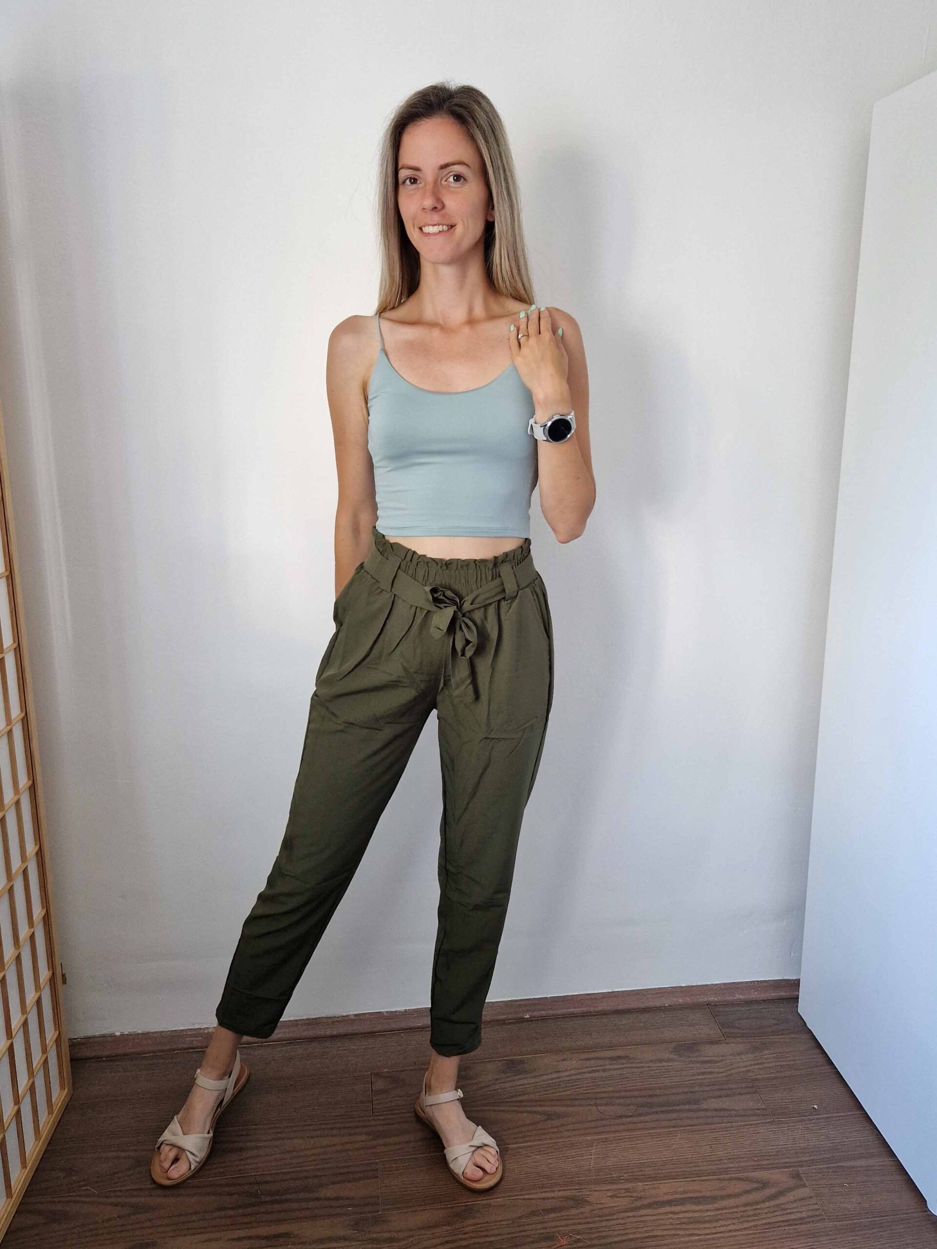 regina-oliva-zold-spagettipantos-crop-top-2