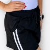 sporty-feher-csikos-fekete-zsebes-rovidnadrag-6