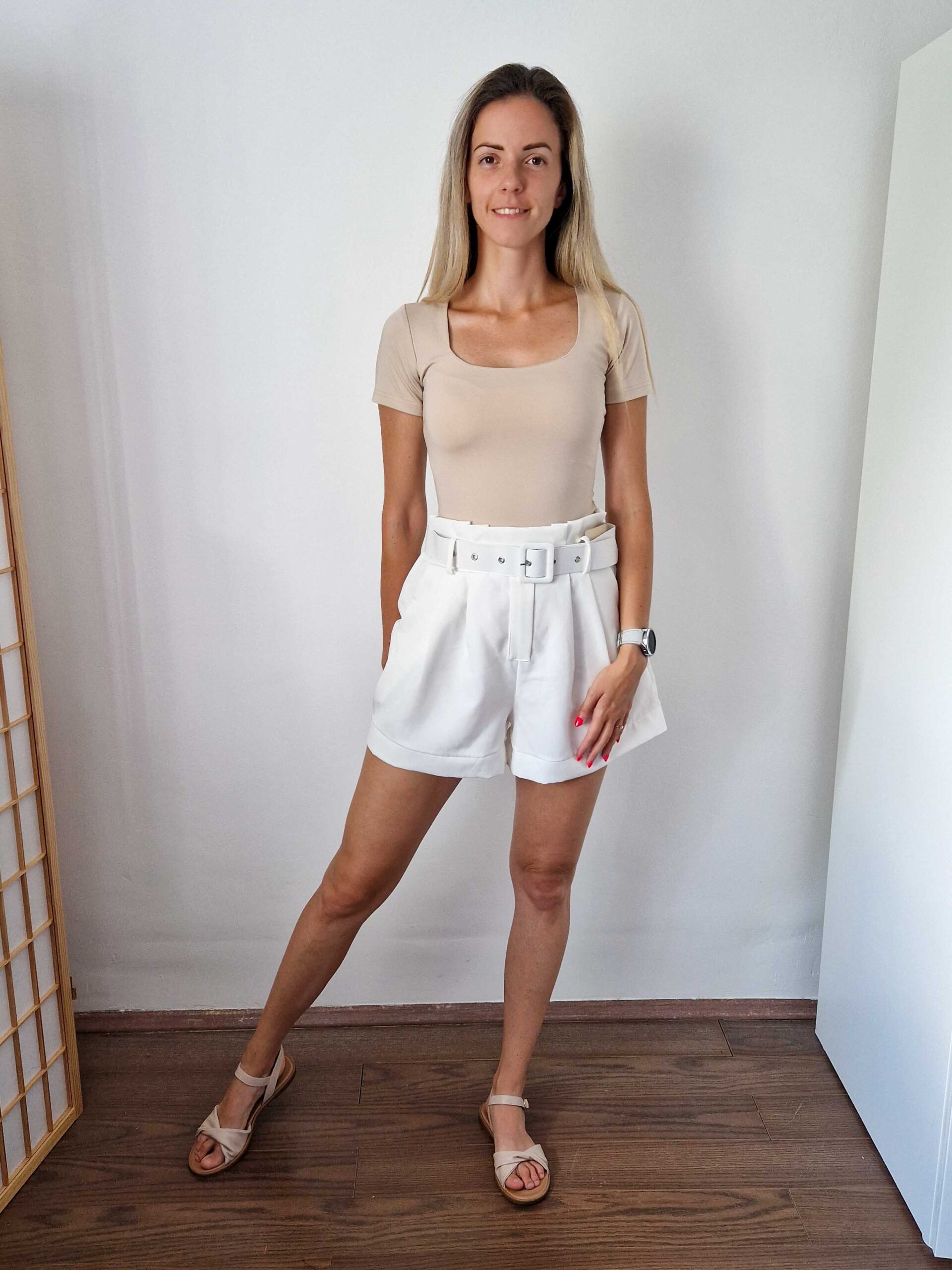 Ursula bézs push-up hatású kerek nyakú dekoltált rövidujjú felső