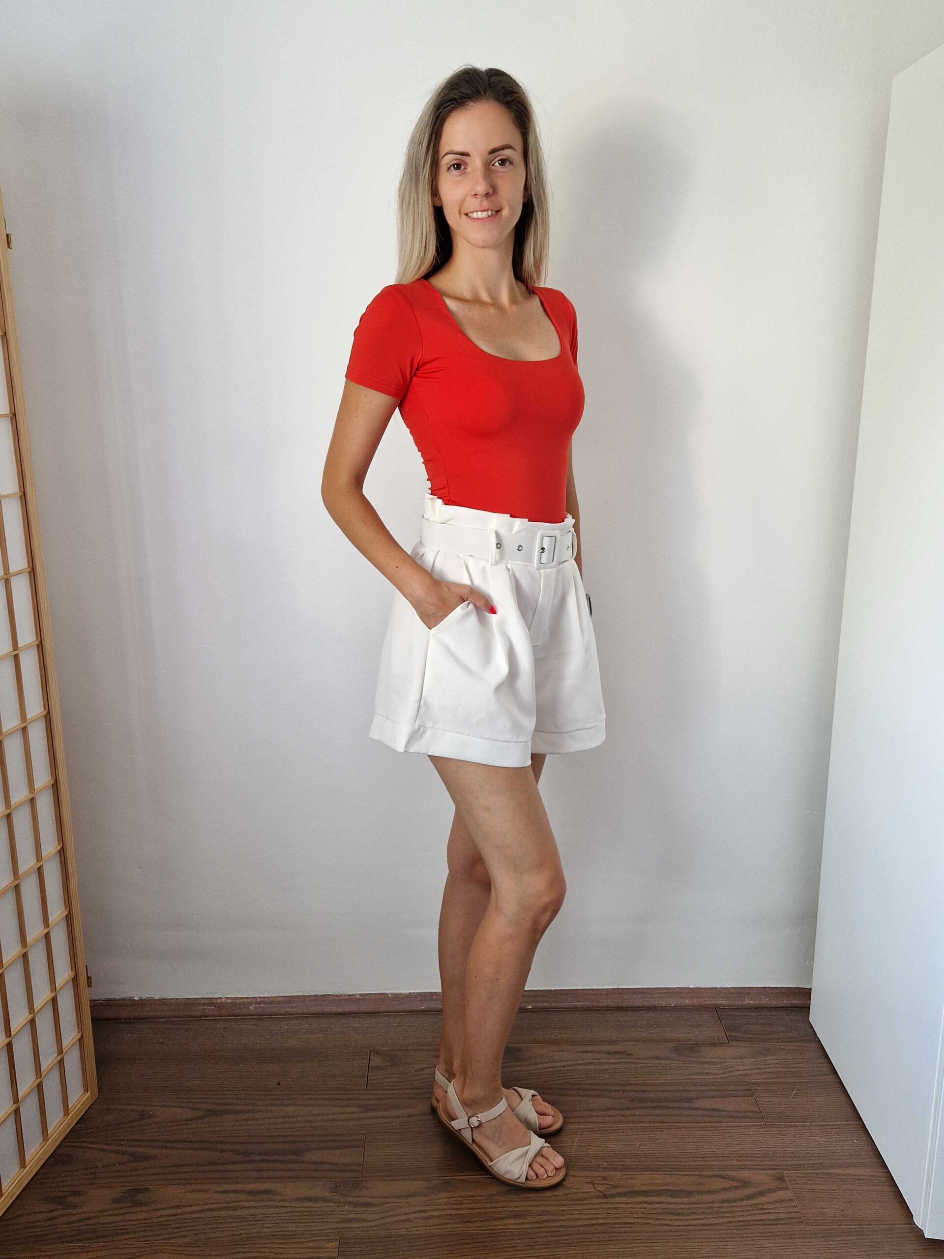 Ursula piros push-up hatású kerek nyakú dekoltált rövidujjú felső