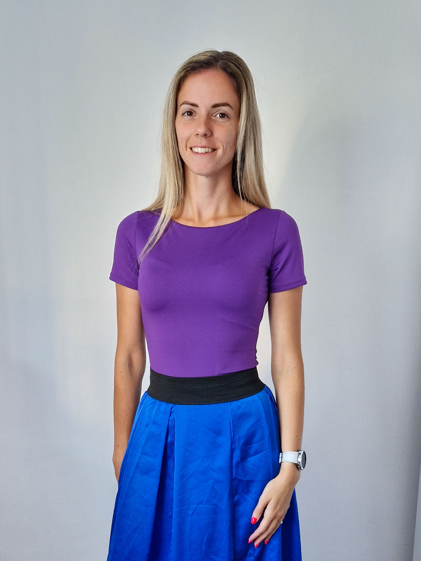 Csenge lila kerek nyakú rövidujjú body