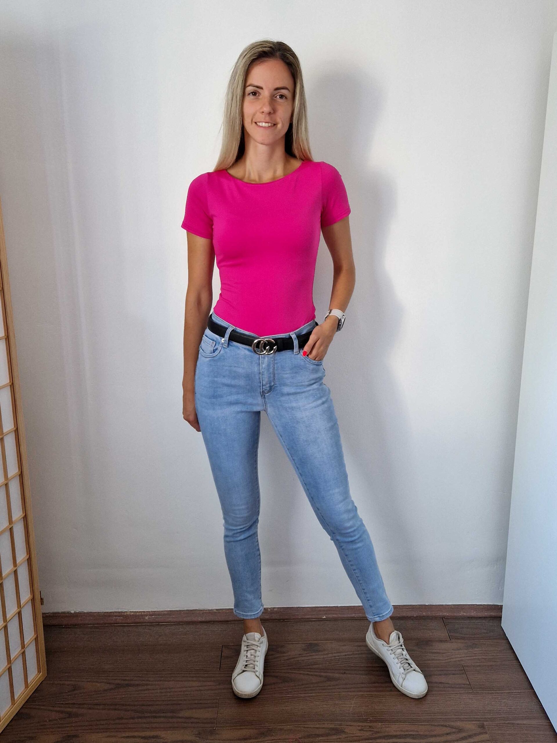 csenge-pink-kerek-nyaku-rovidujju-body-3