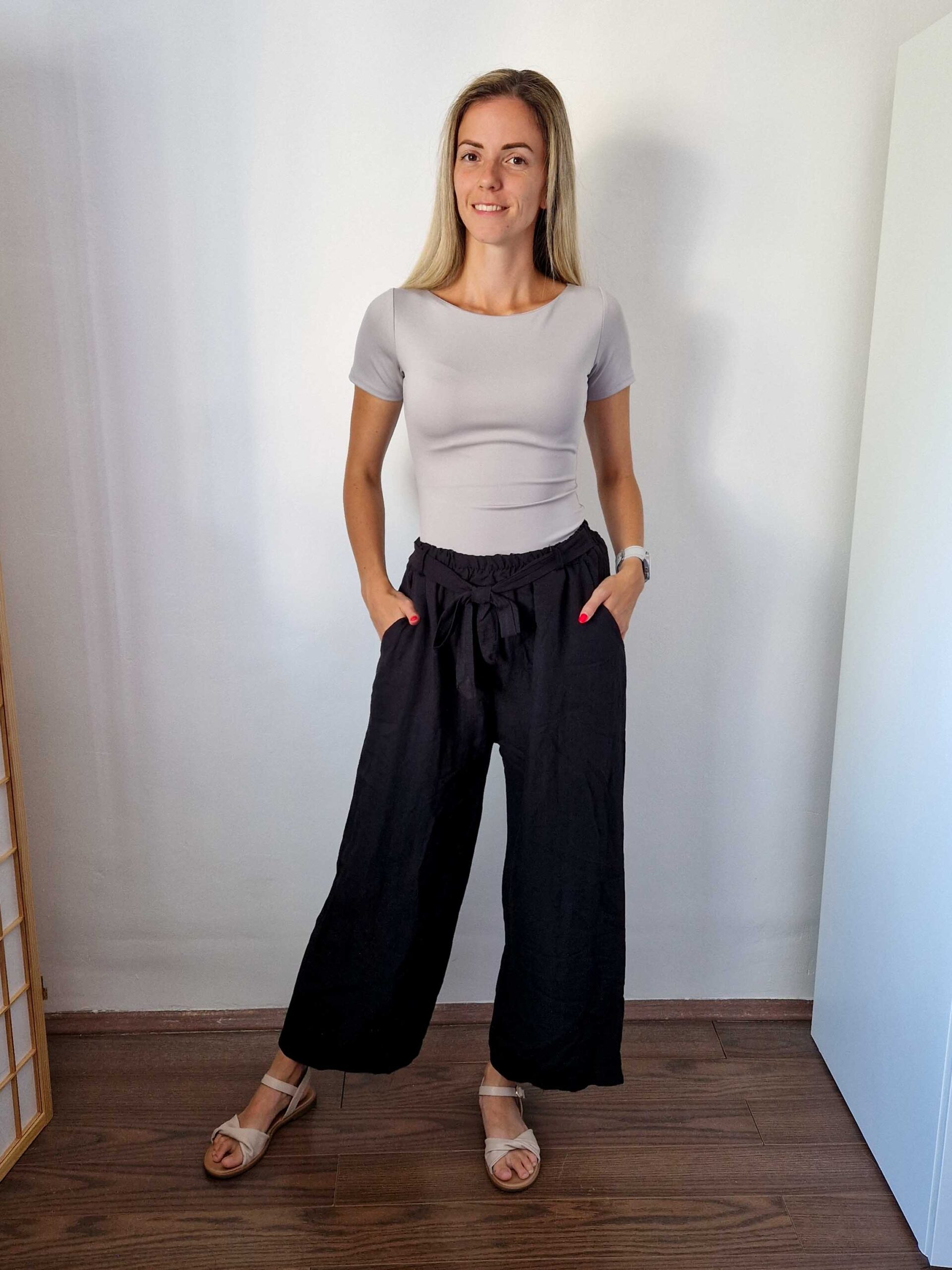 csenge-szurke-kerek-nyaku-rovidujju-body-3