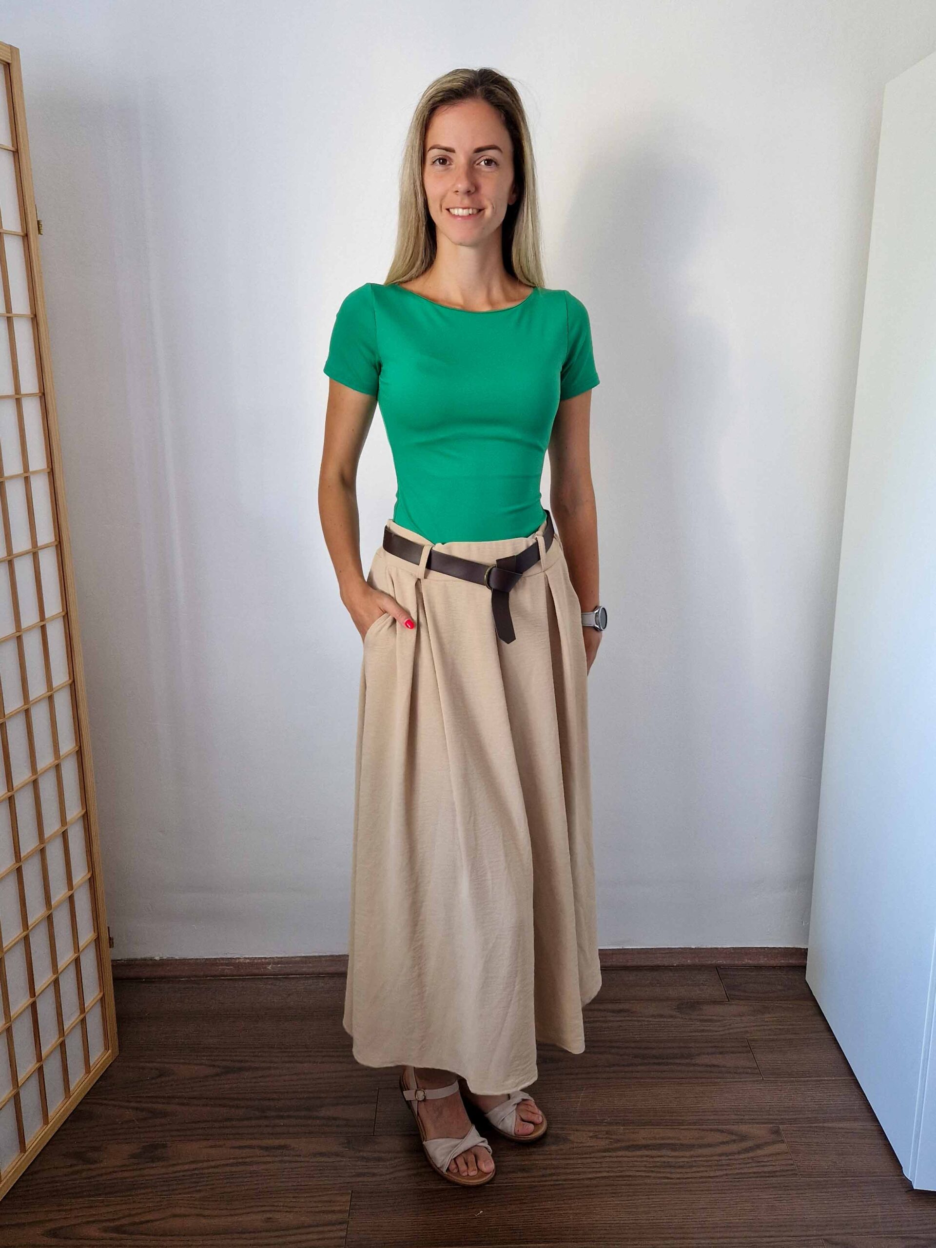 csenge-zold-kerek-nyaku-rovidujju-body-3