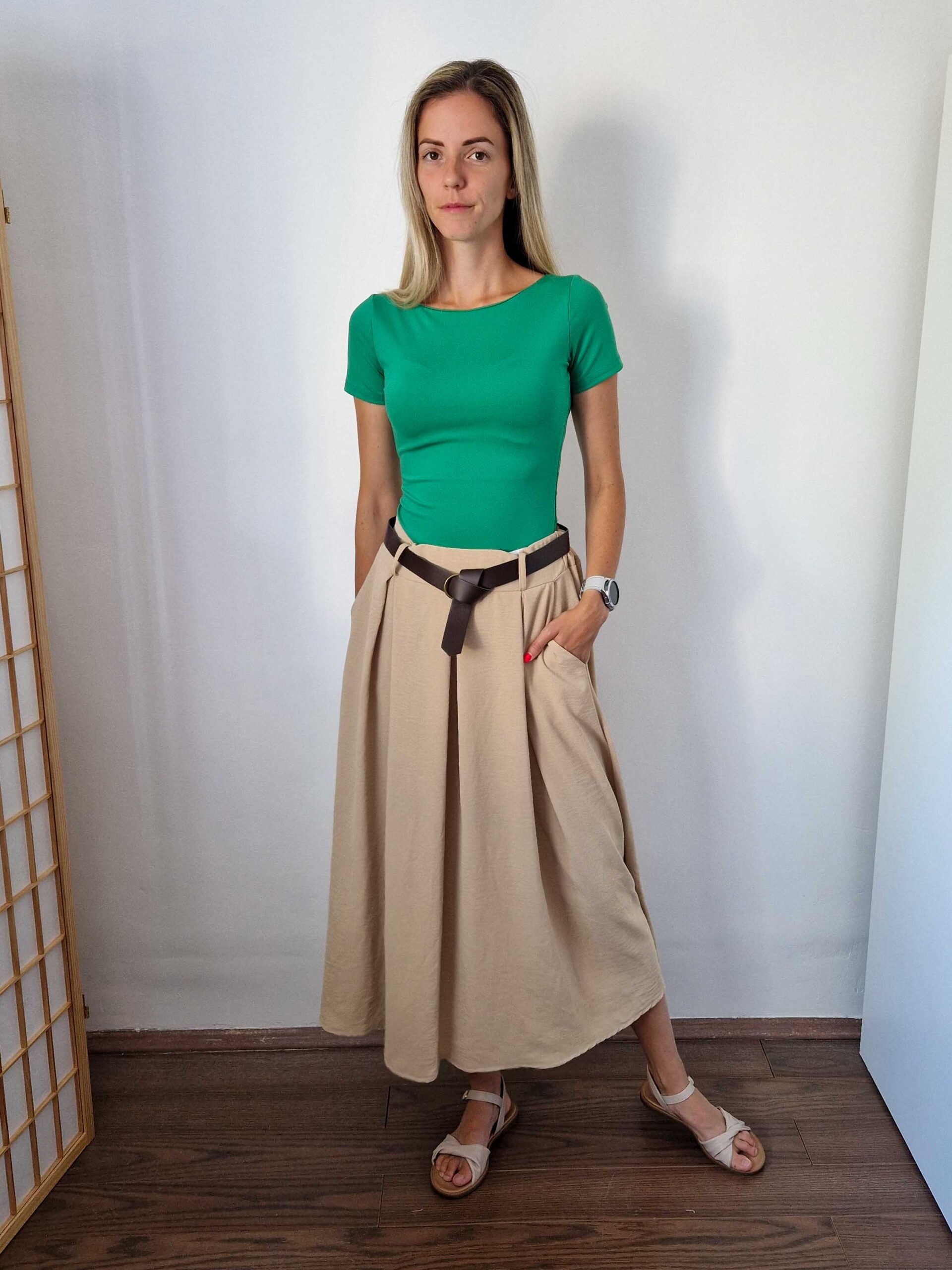 csenge-zold-kerek-nyaku-rovidujju-body-5