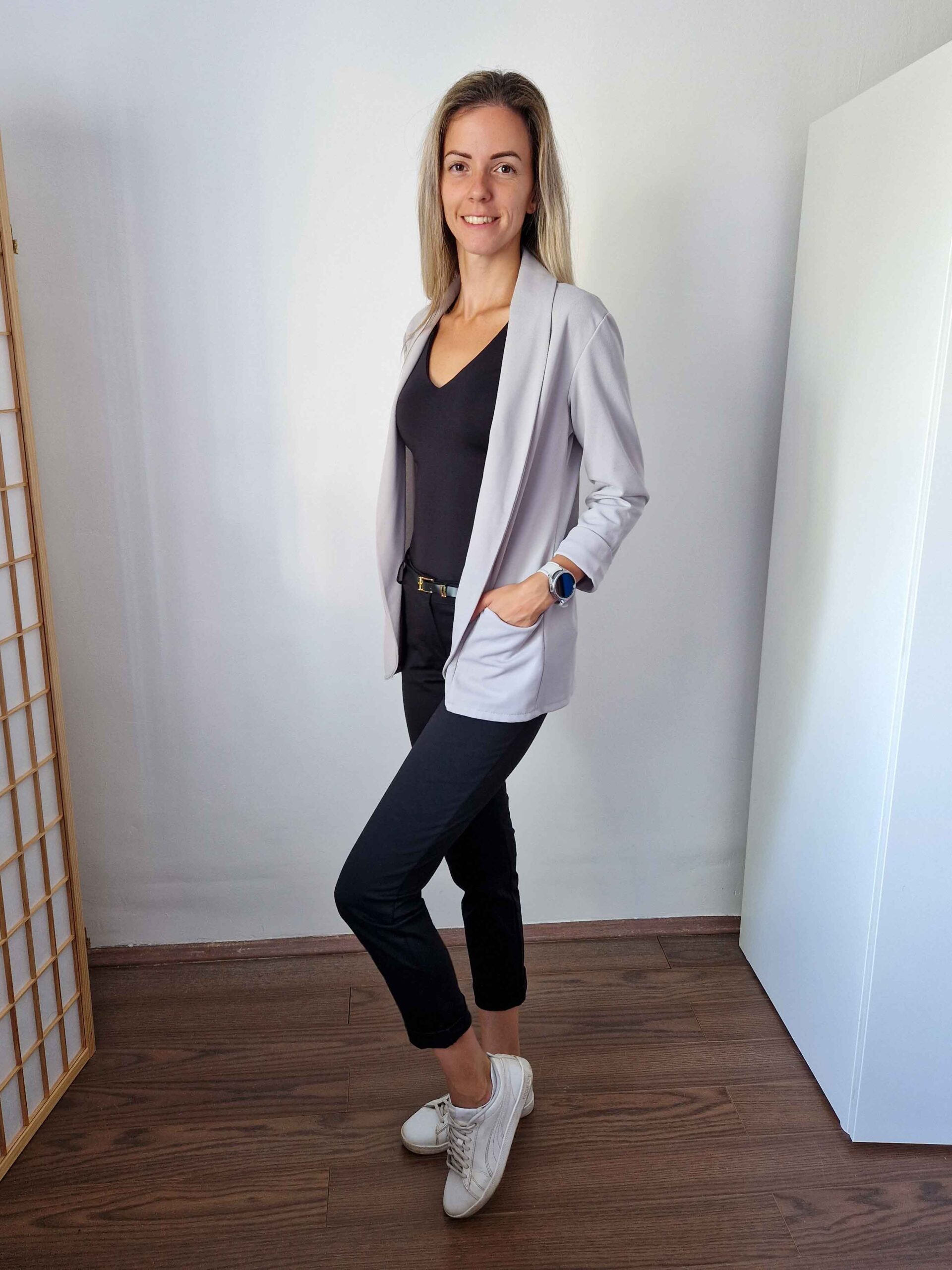 love-v-nyaku-basic-fekete-szinu-felso-4