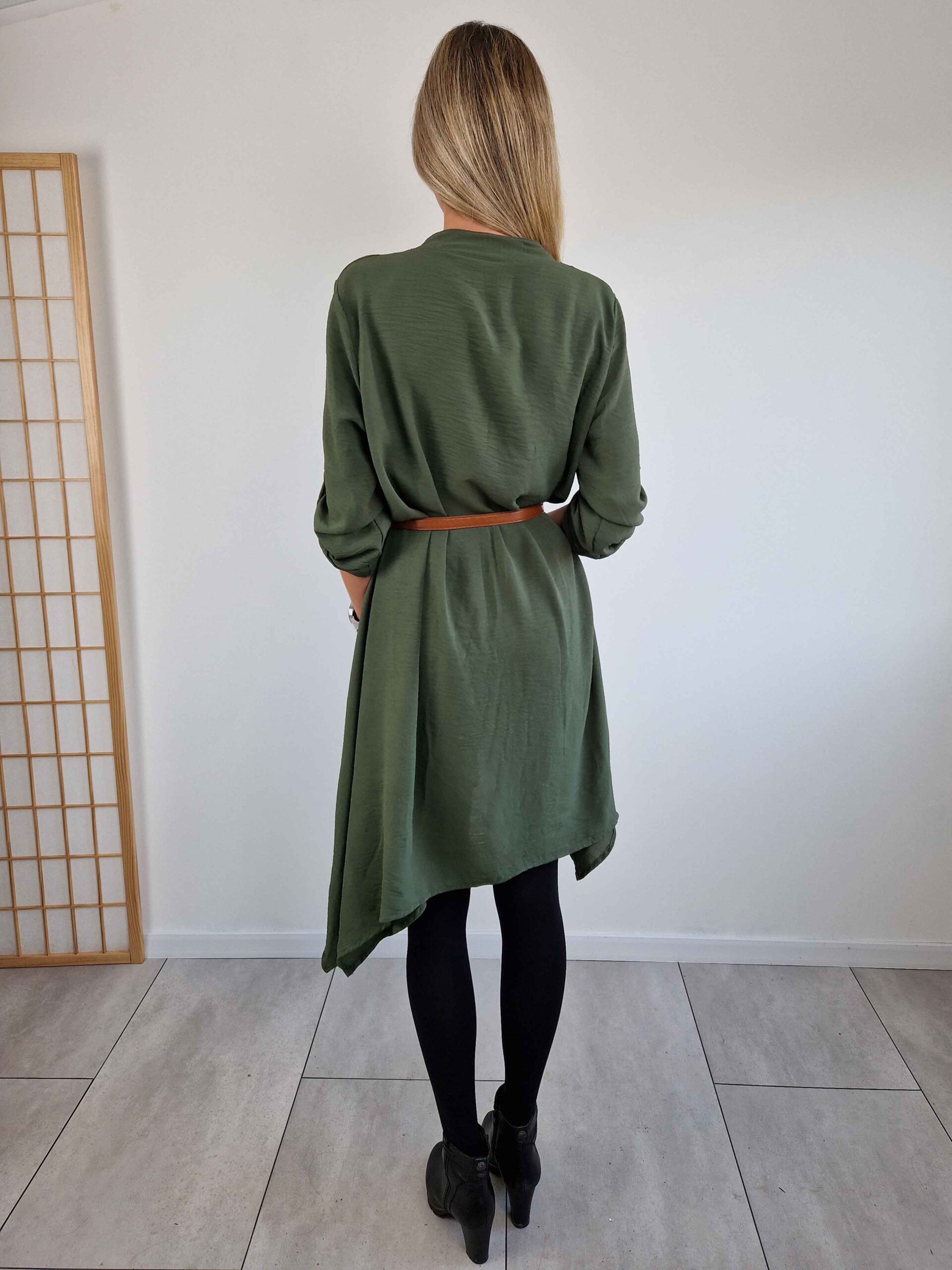 Monika-vegig-gombos-khaki-ingruha-aszimmetrikus-fazonnal-9