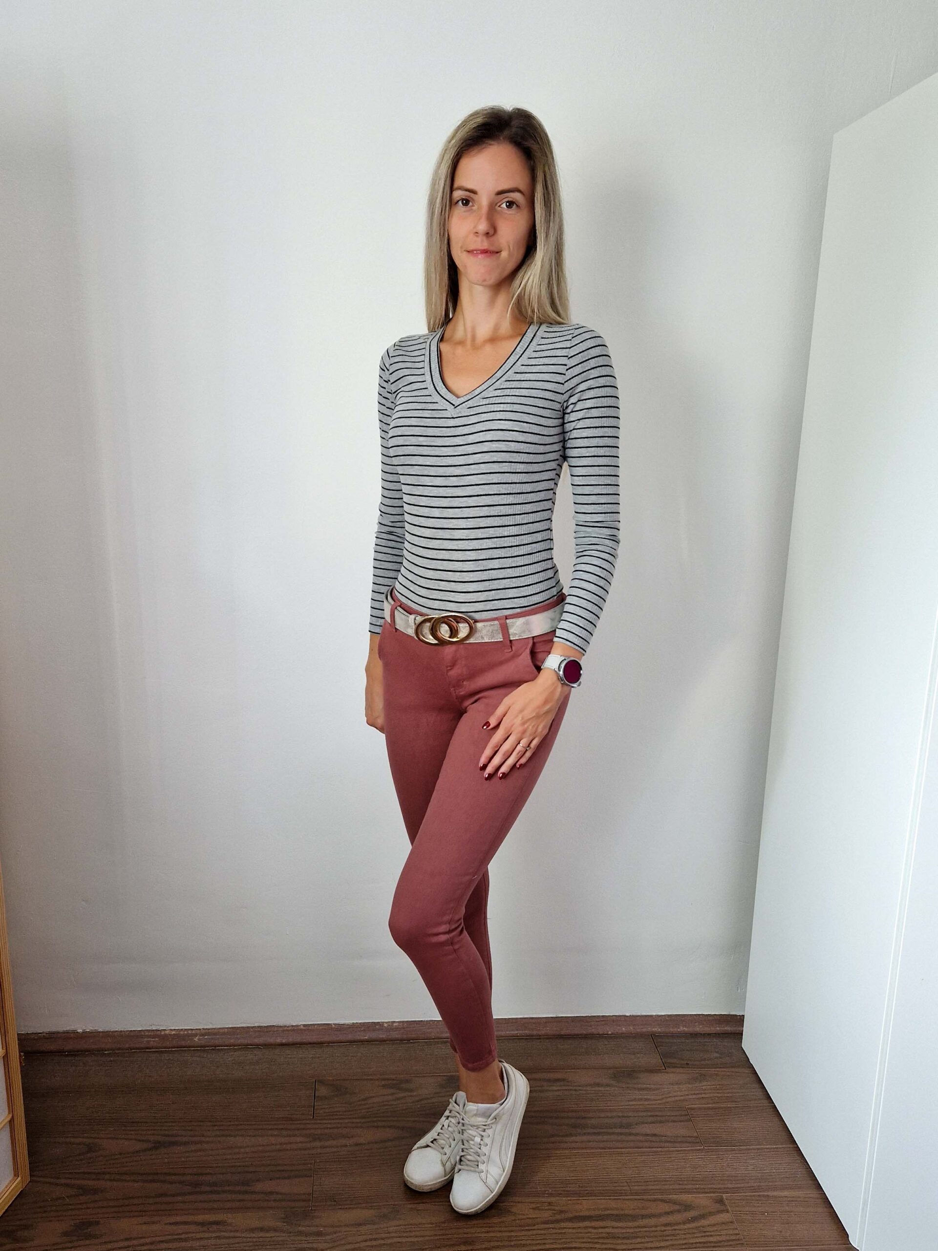 kiri-V-nyaku-csikos-szurke-pamutfelso-bordazott-anyagbol-6