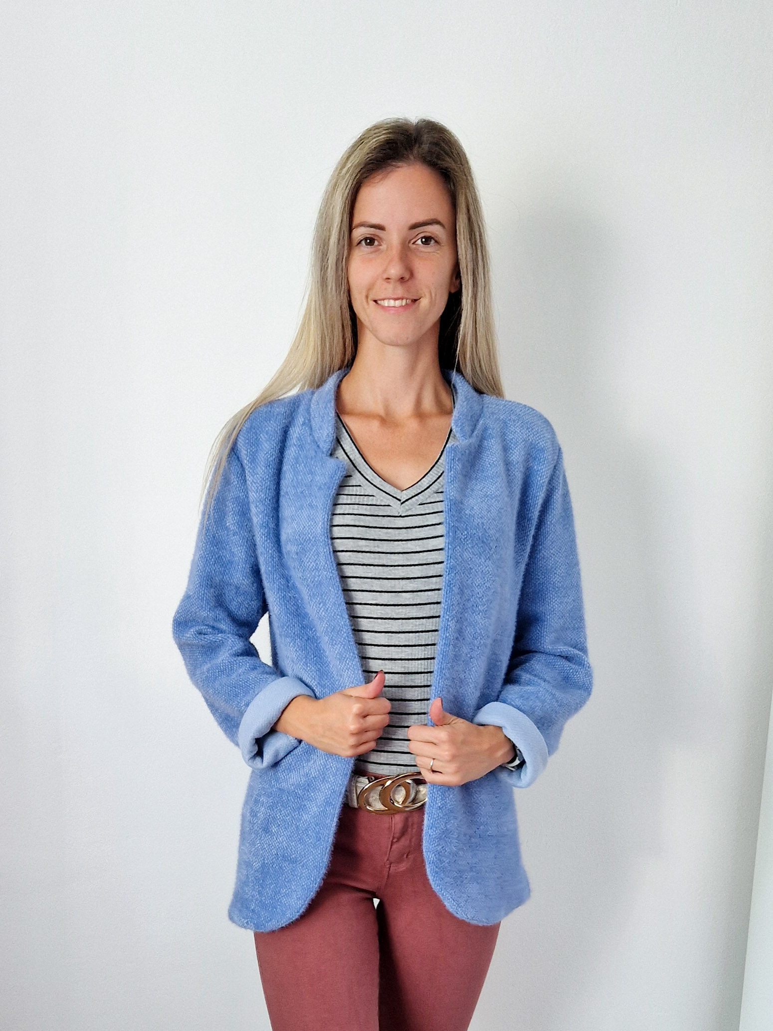 kiri-V-nyaku-csikos-szurke-pamutfelso-bordazott-anyagbol-8