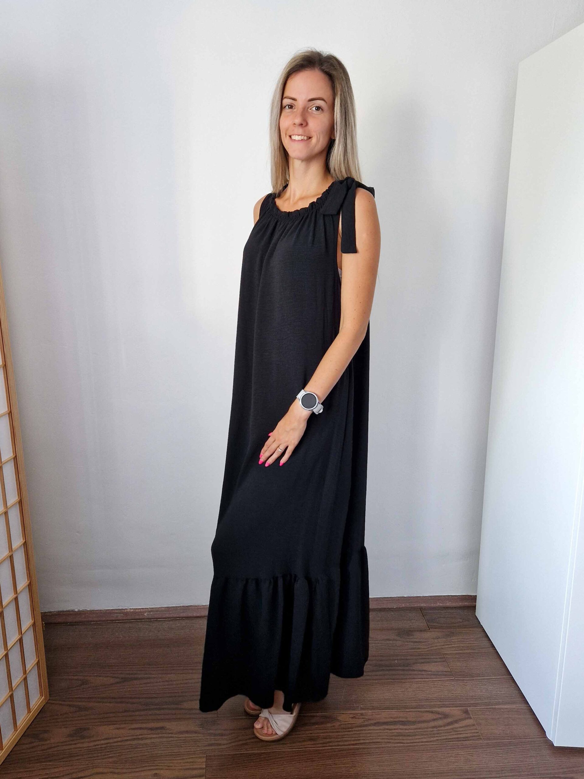 kornelia-vallan-masnis-fekete-maxiruha-2