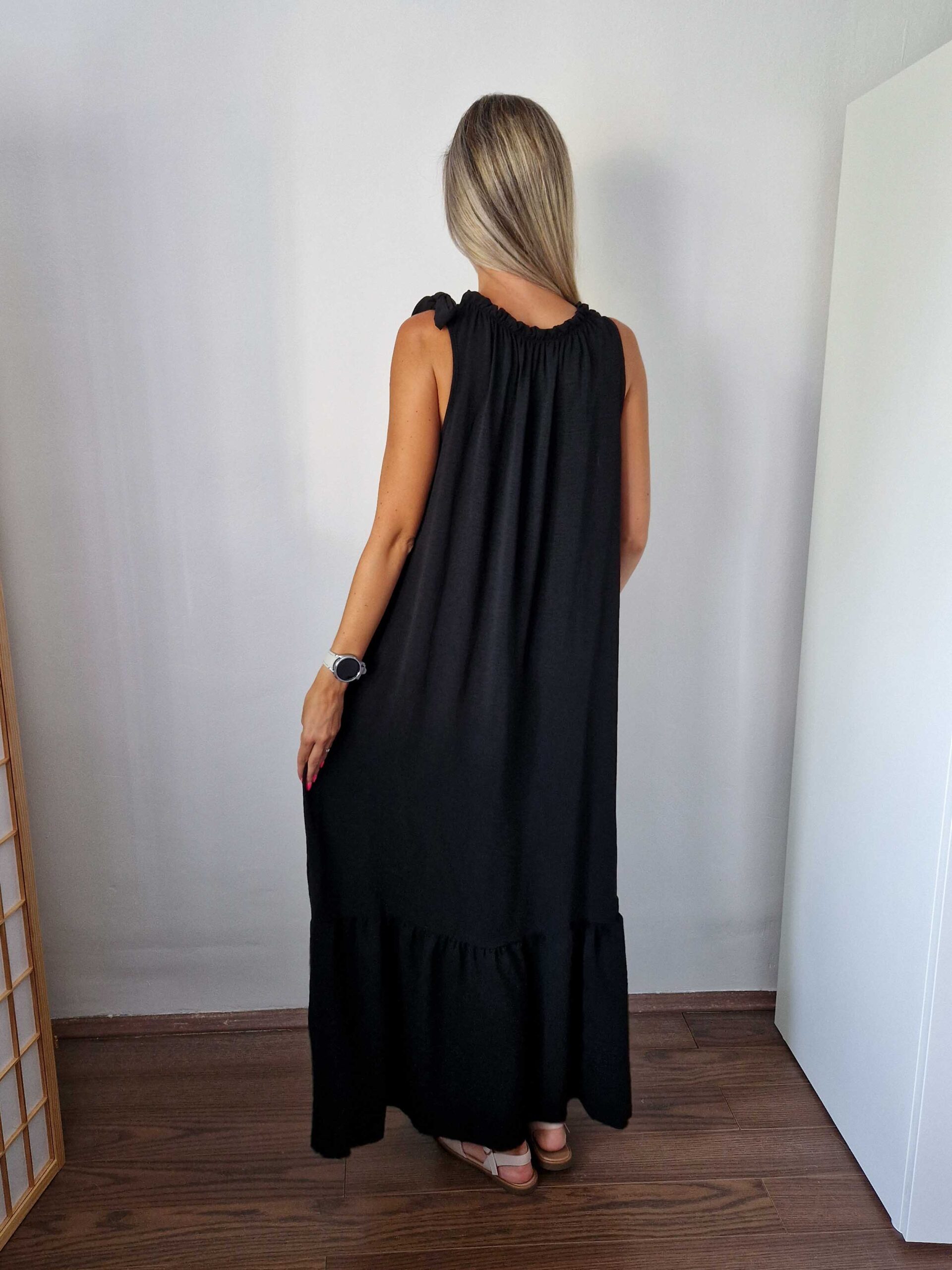 kornelia-vallan-masnis-fekete-maxiruha-3