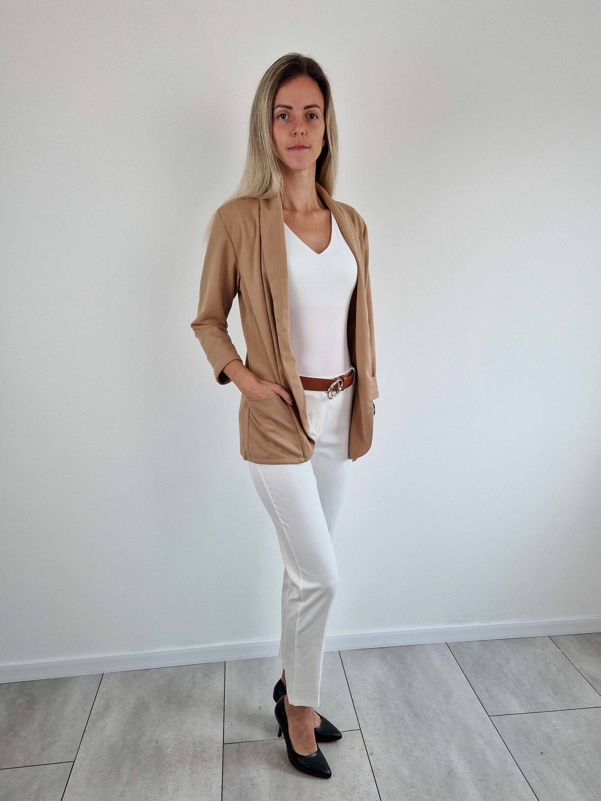 love-tort-feher-rovid-ujju-v-nyaku-basic-felso-6